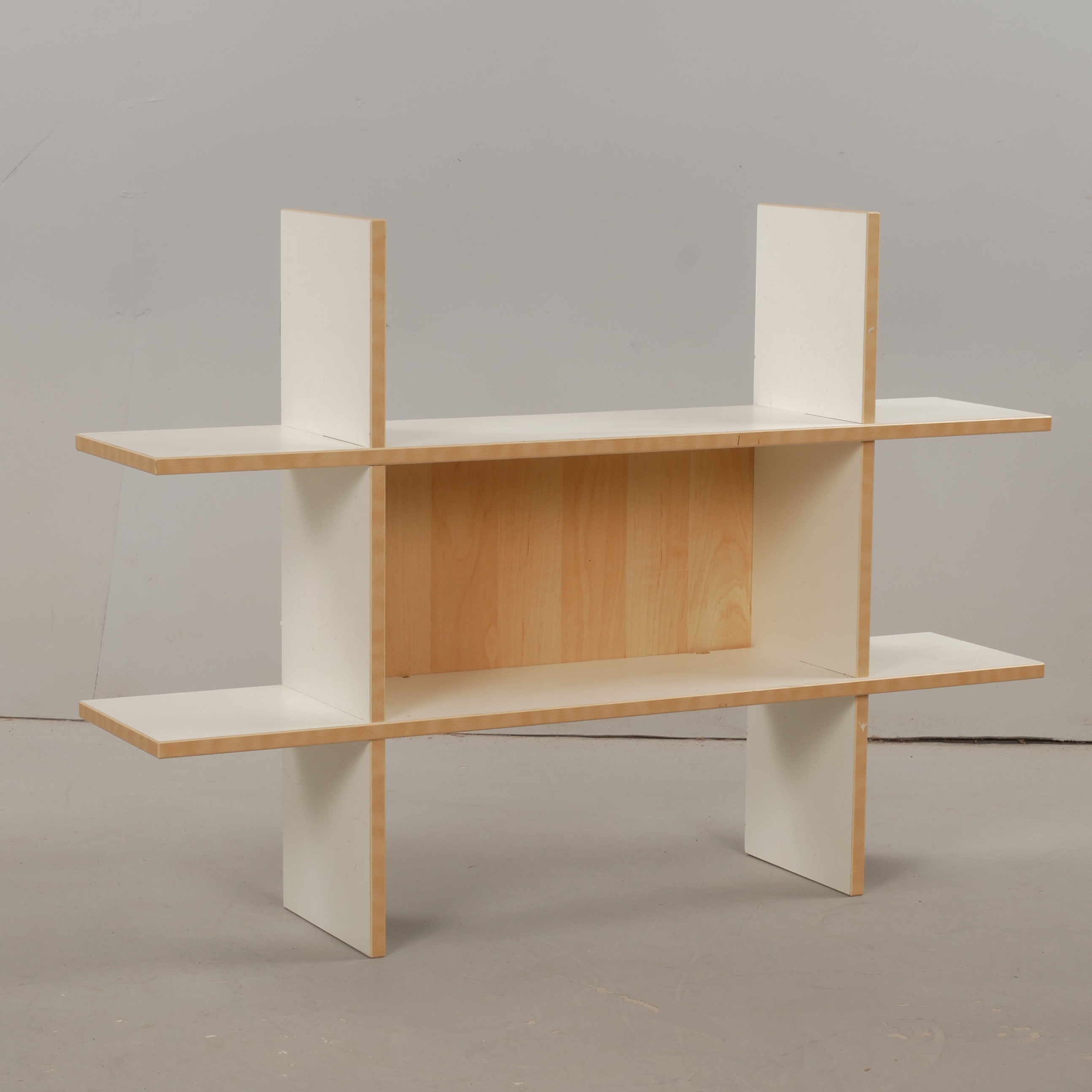 HYLLA, "Robin", IKEA, vitlackerad spånskiva, tidigt 2000-tal.