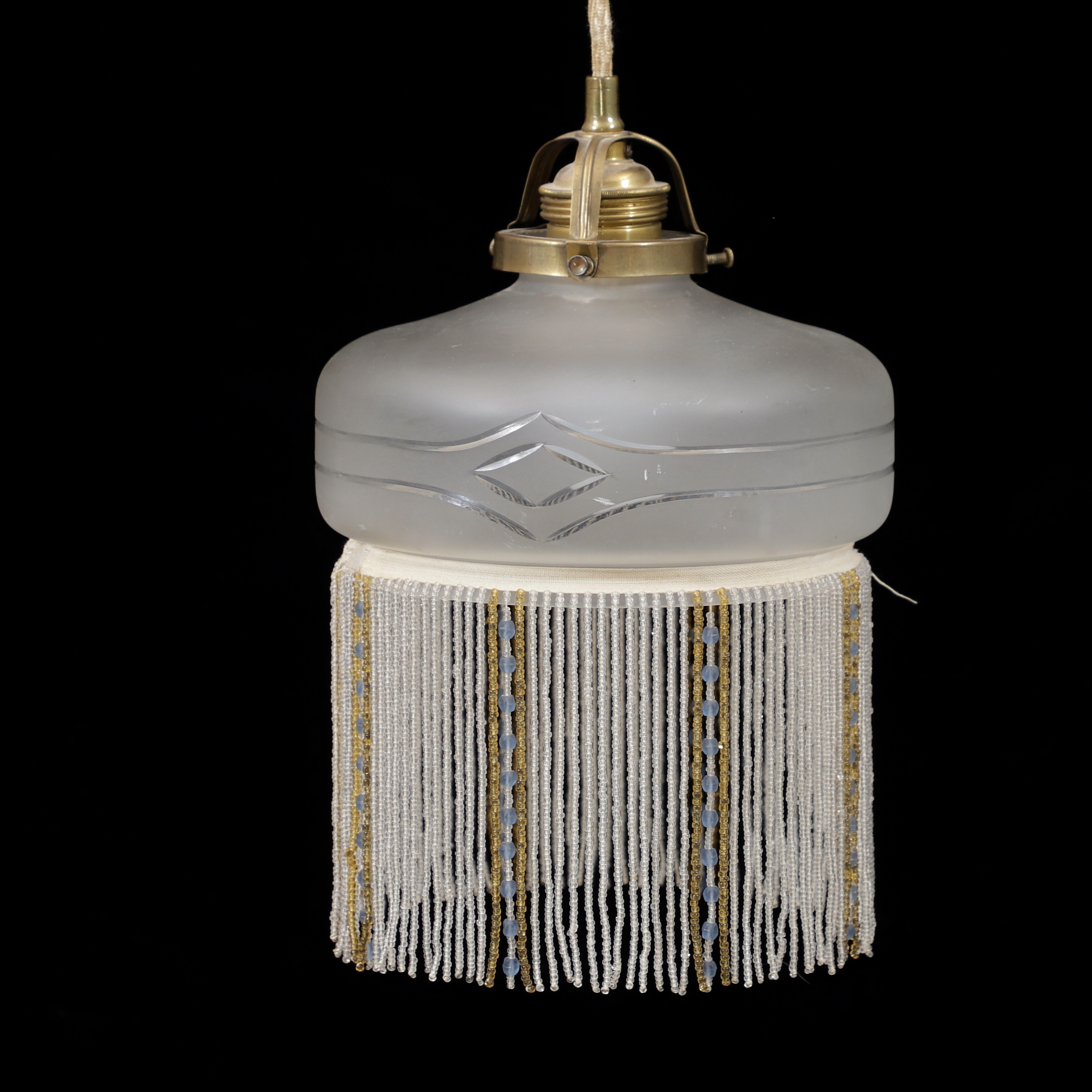 TAKLAMPA, glas/fransar, 1900-talets mitt.