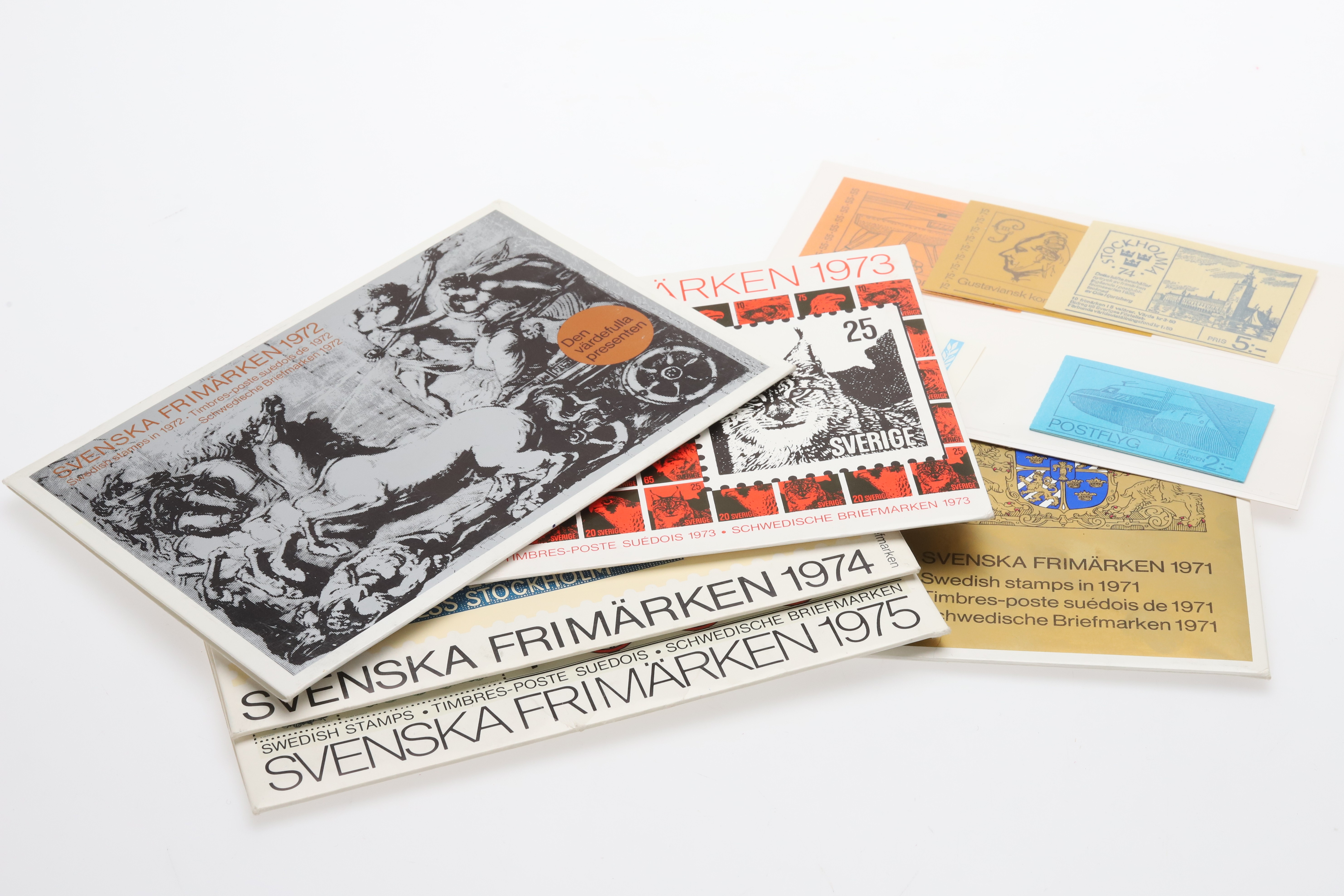 FRIMÄRKEN. Svenska. Postfriska. ca 5 häften, ej genomgångna.