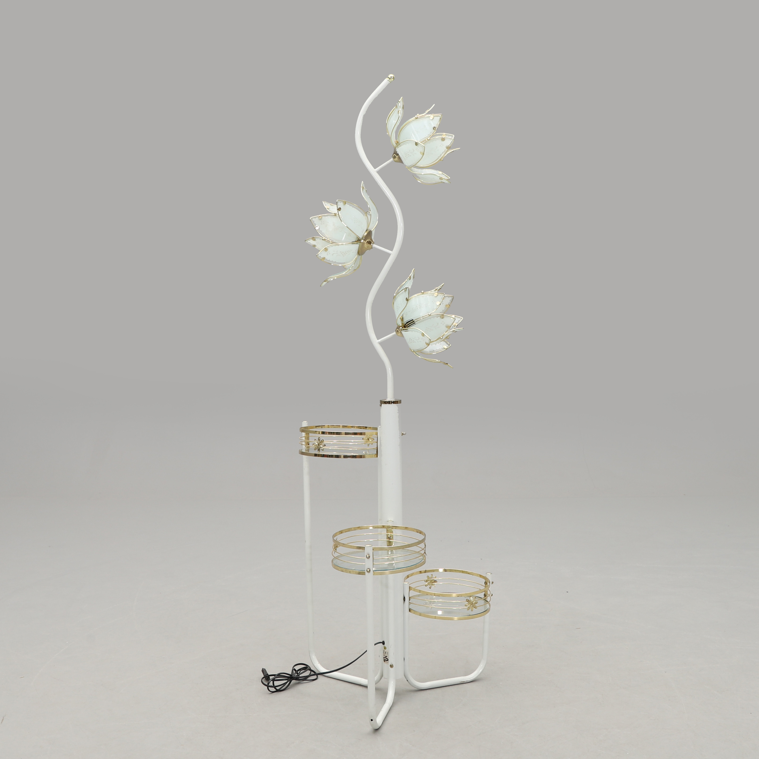 GOLVLAMPA, skärmar i form av lotusblommor. 1990-tal.