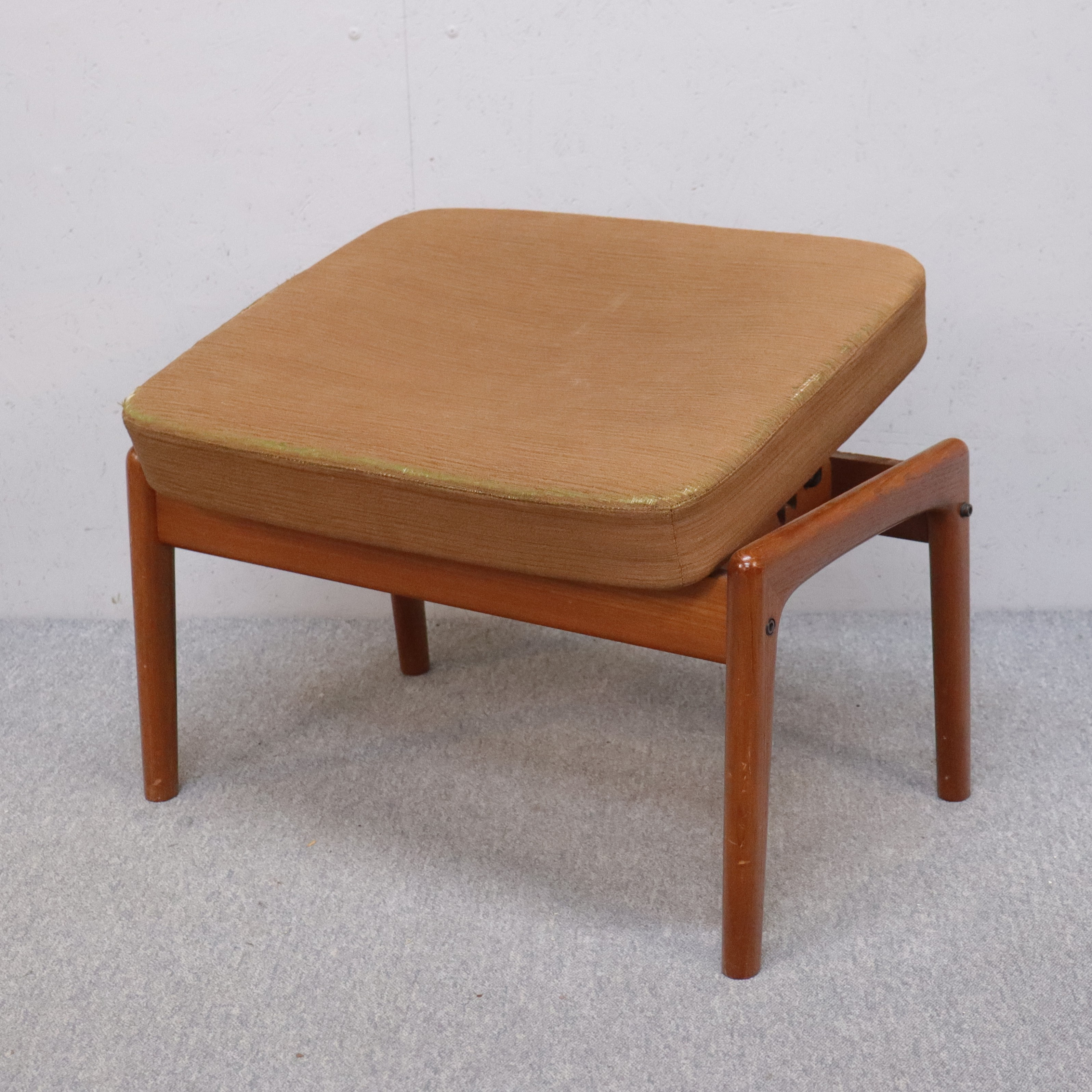 FOLKE OHLSSON. fotpall, "Profil", Dux, Ljungs Industrier, Malmö, 1960-tal.
