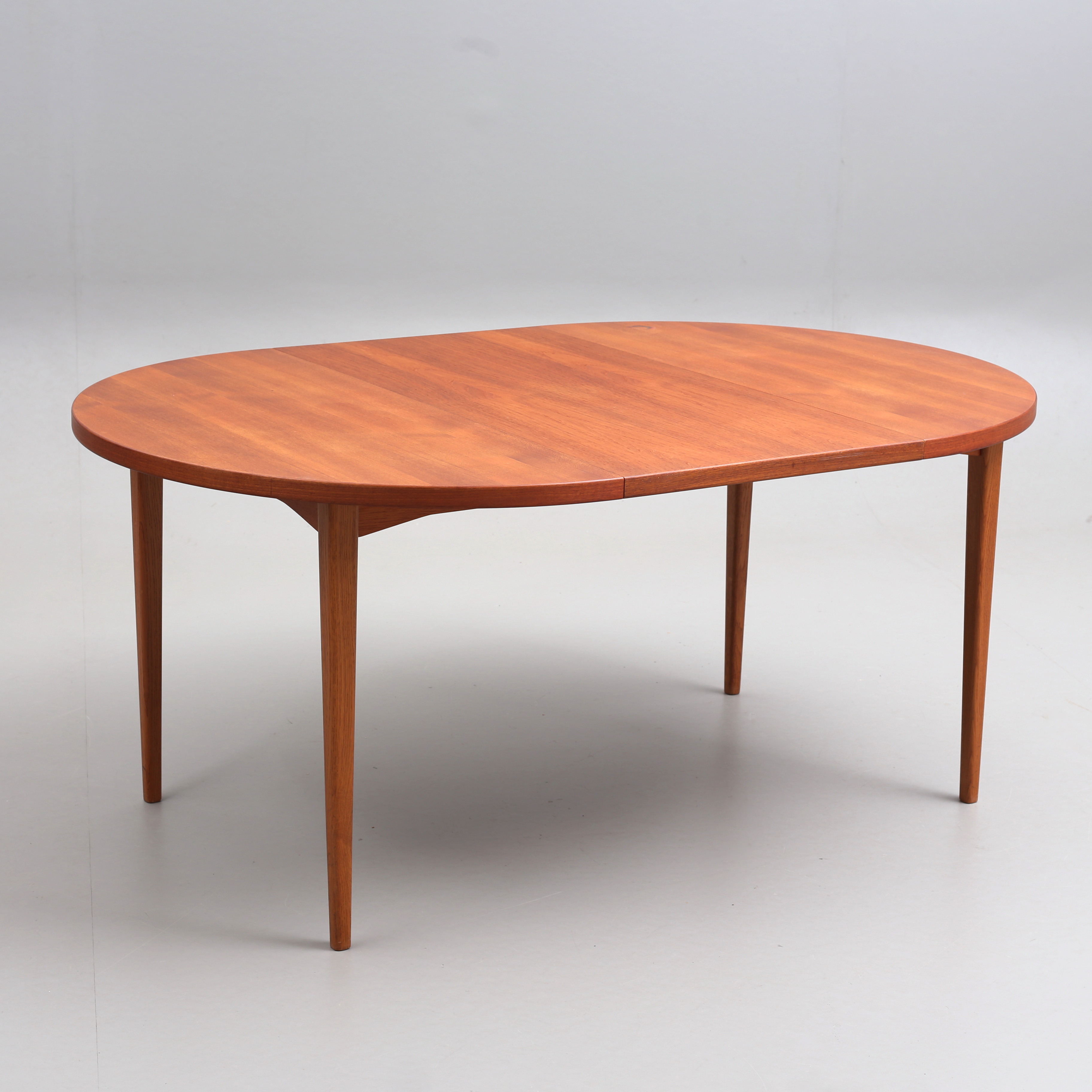 MATBORD, teak, omkring 1900-talets mitt.