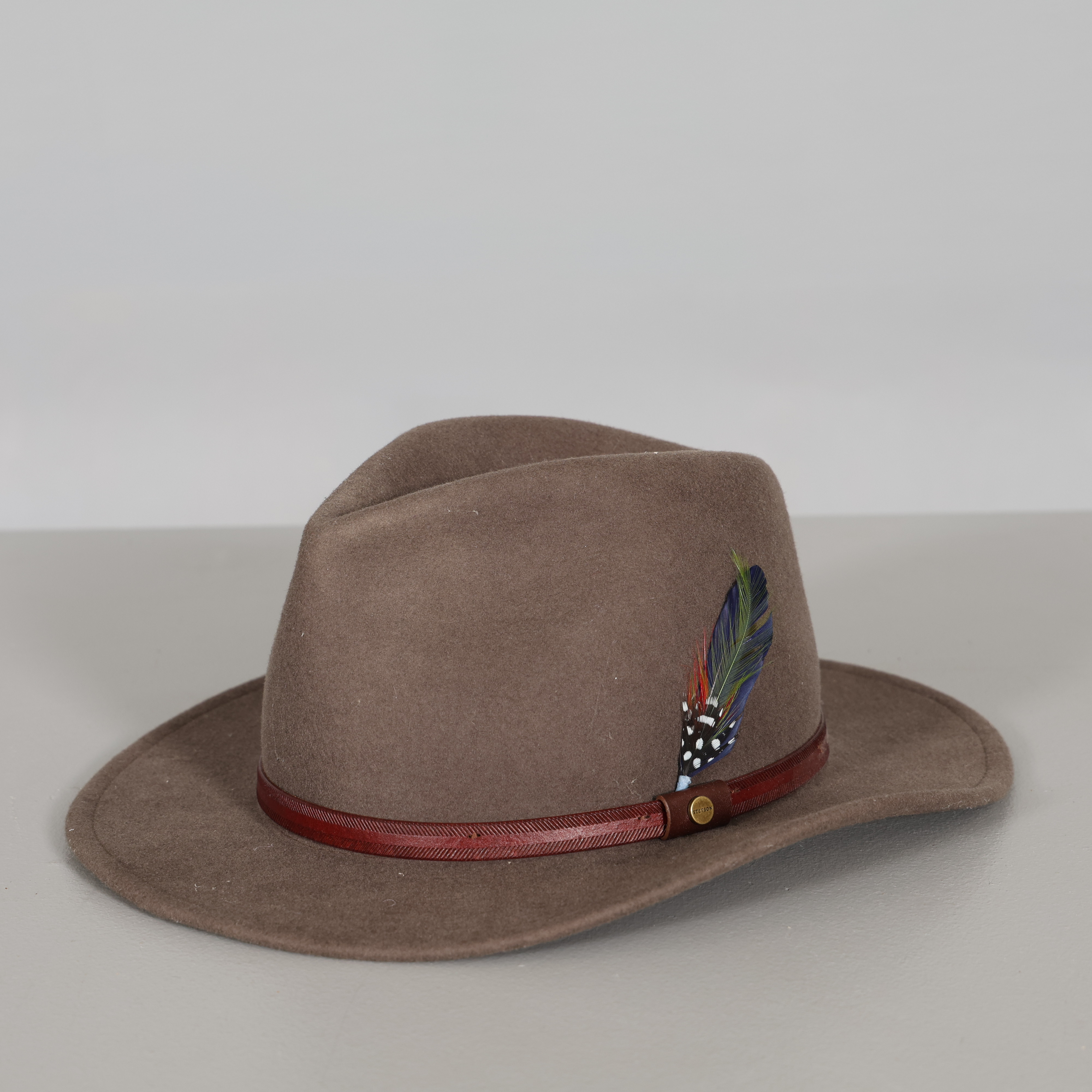 HATT, ull, Stetson.
