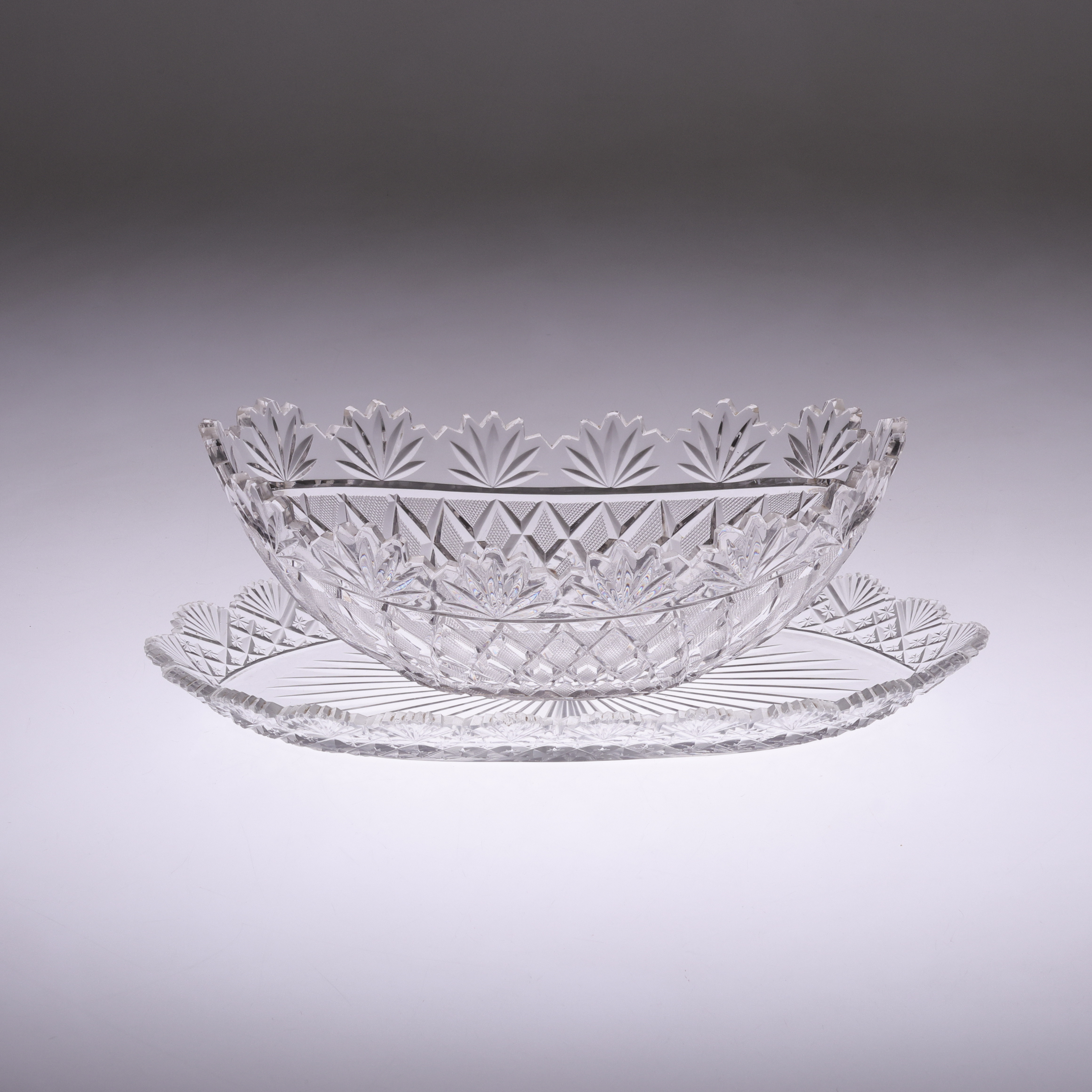 JARDINJÄR med fat, 2 delar, glas, 1900-tal.