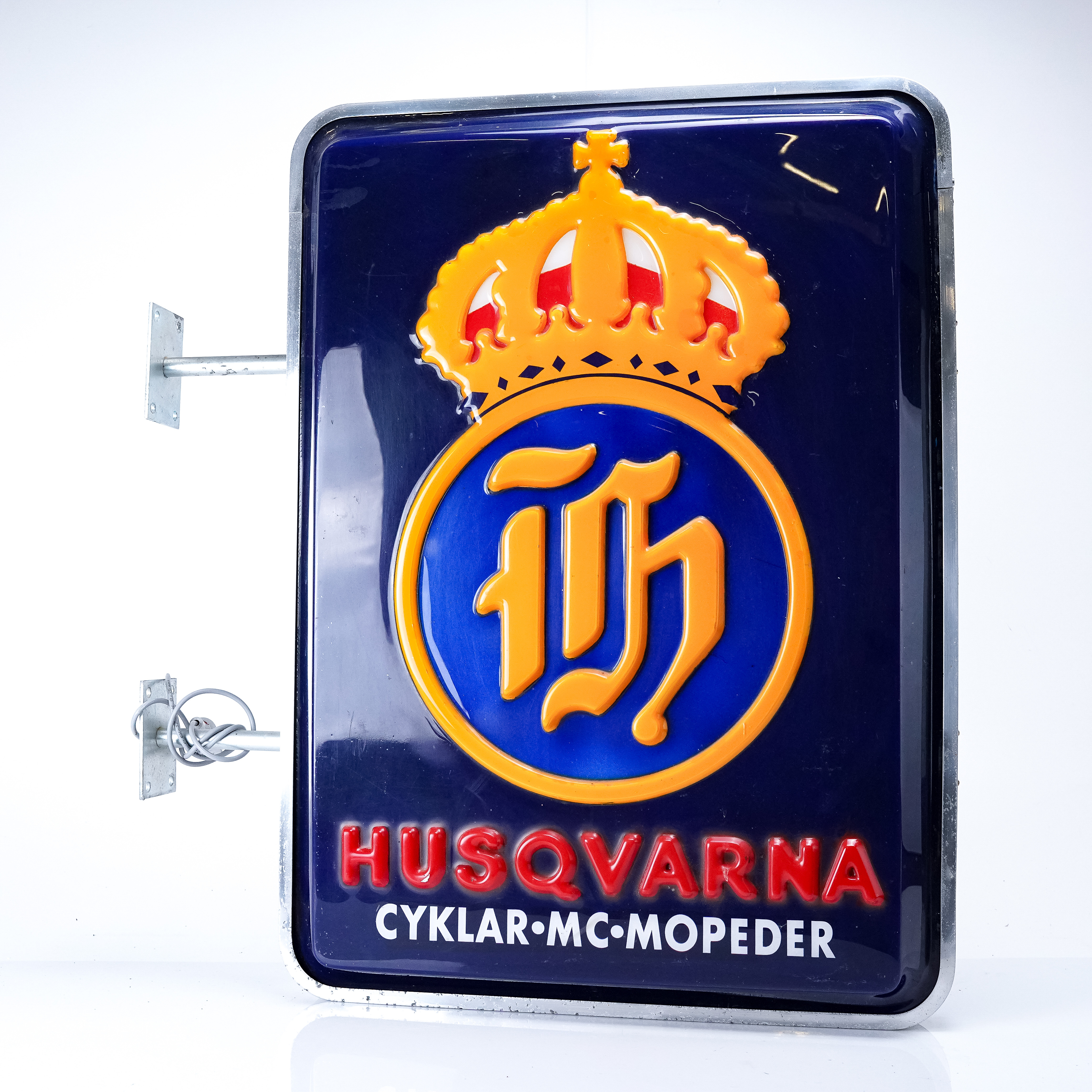 HUSQVARNA, belyst fasadskylt, 1960-tal.