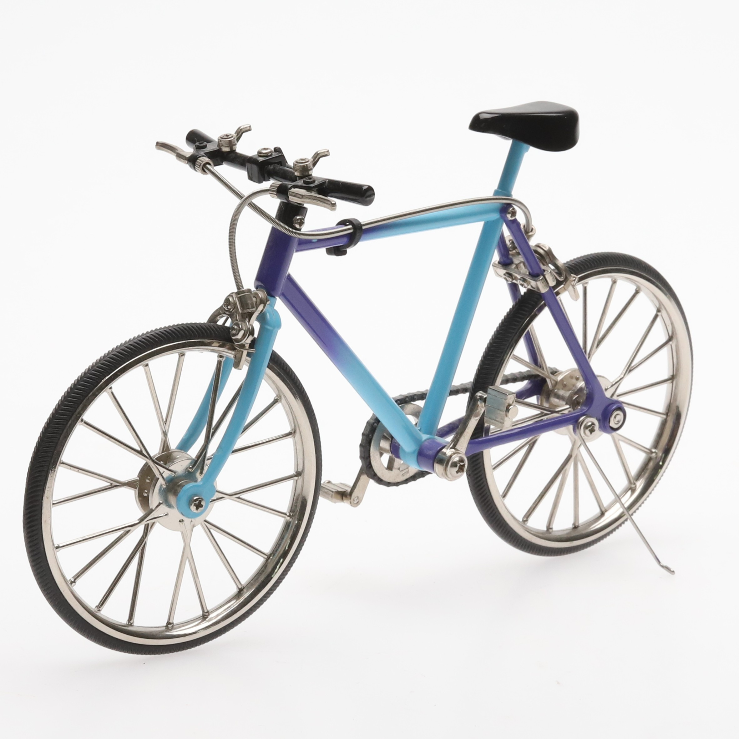 MINIATYRCYKEL, metall.