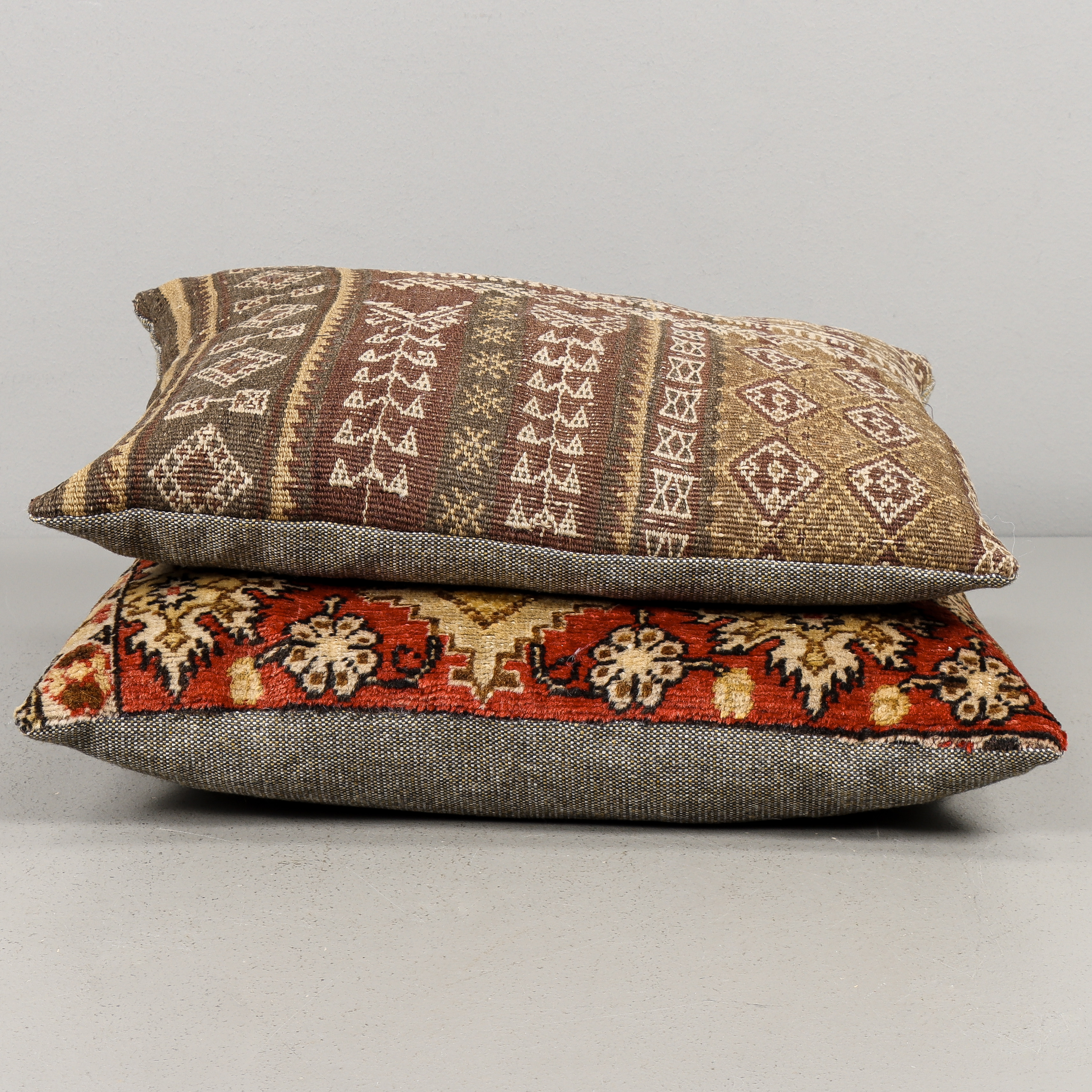 KUDDAR 2 stycken, 1900-tal.