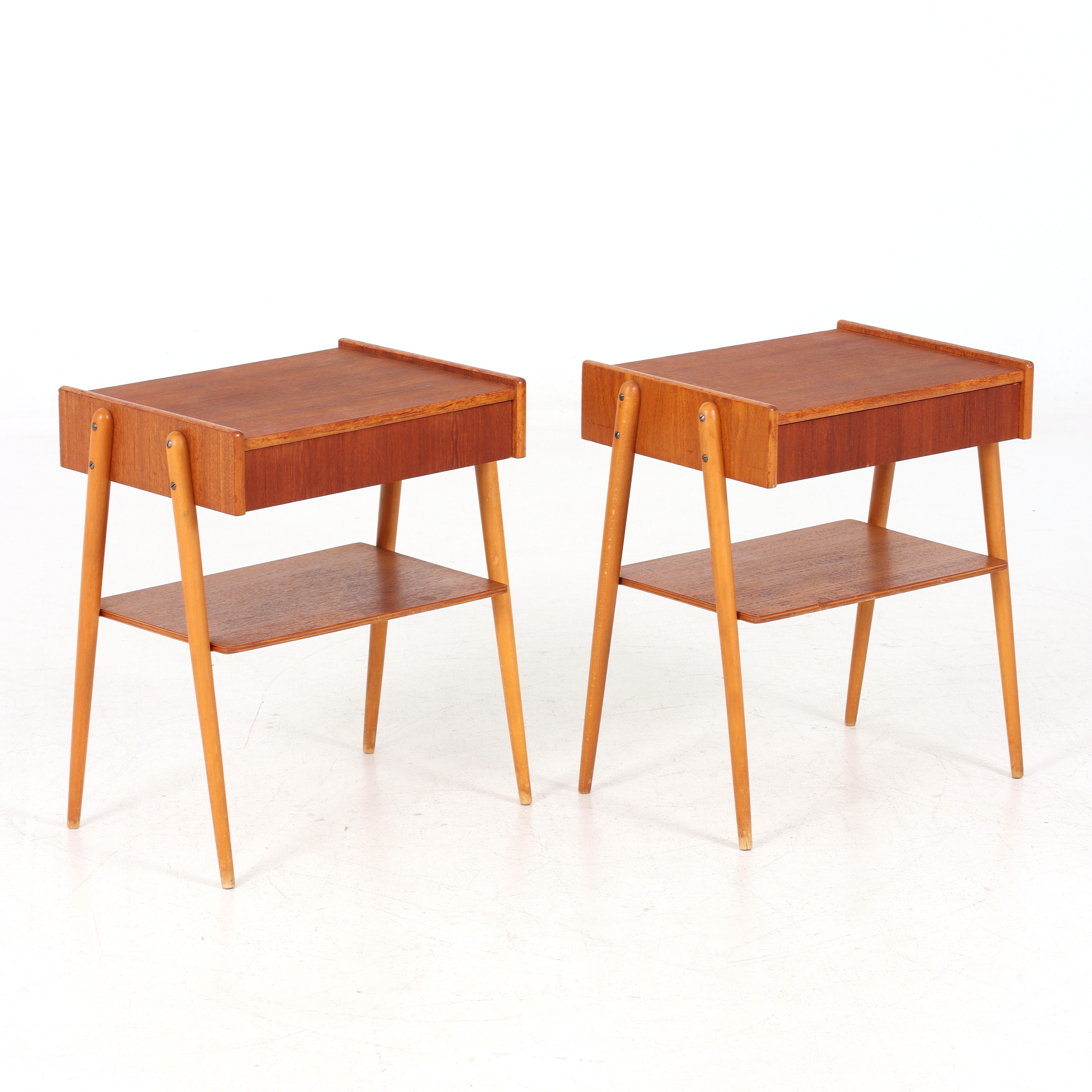 SÄNGBORD, ett par, teak, AB Carlström & Co Möbelfabrik, kring 1900-talets mitt.