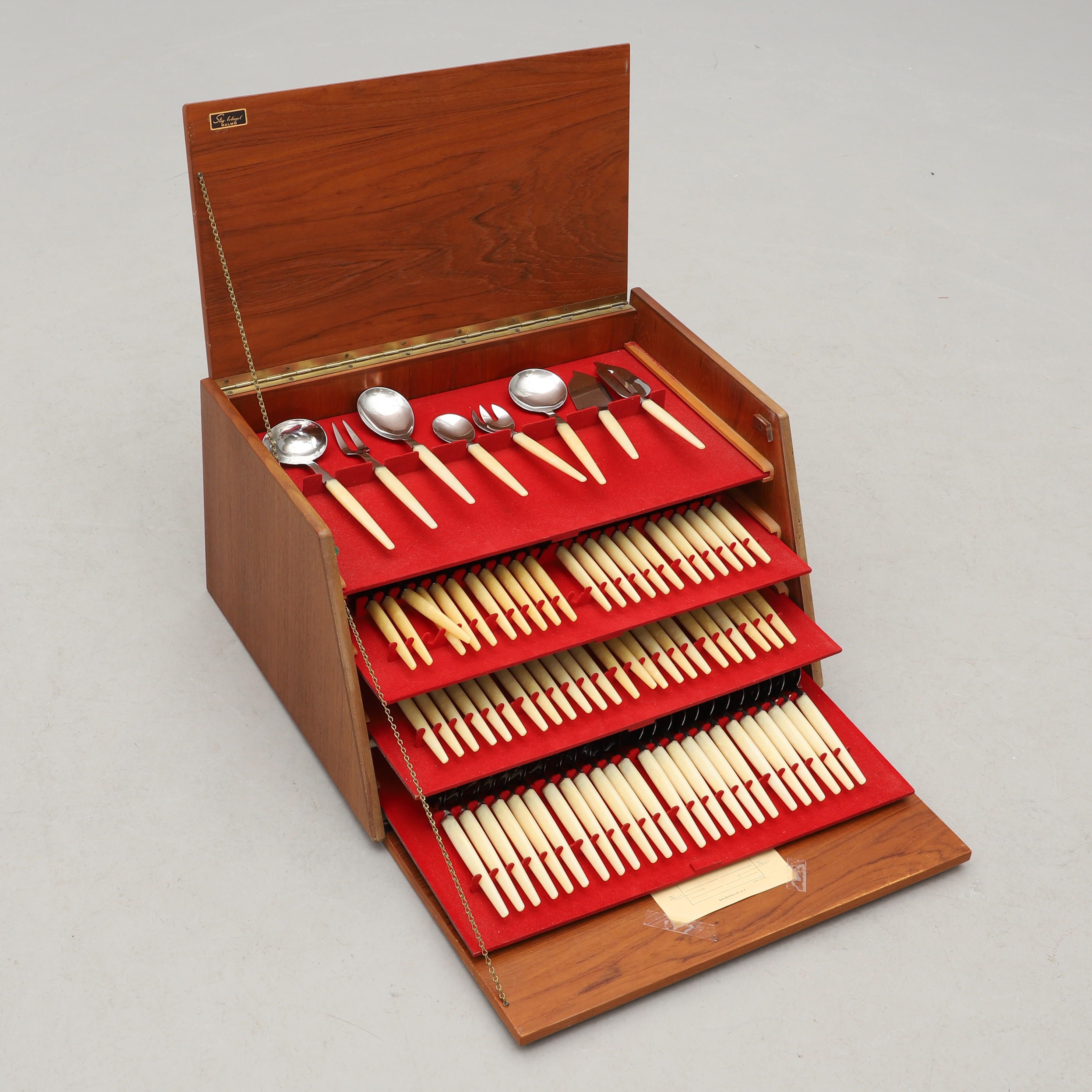 BESTICKSCHATULL med BESTICKUPPSÄTTNING, 122 delar, 1950/60-tal.