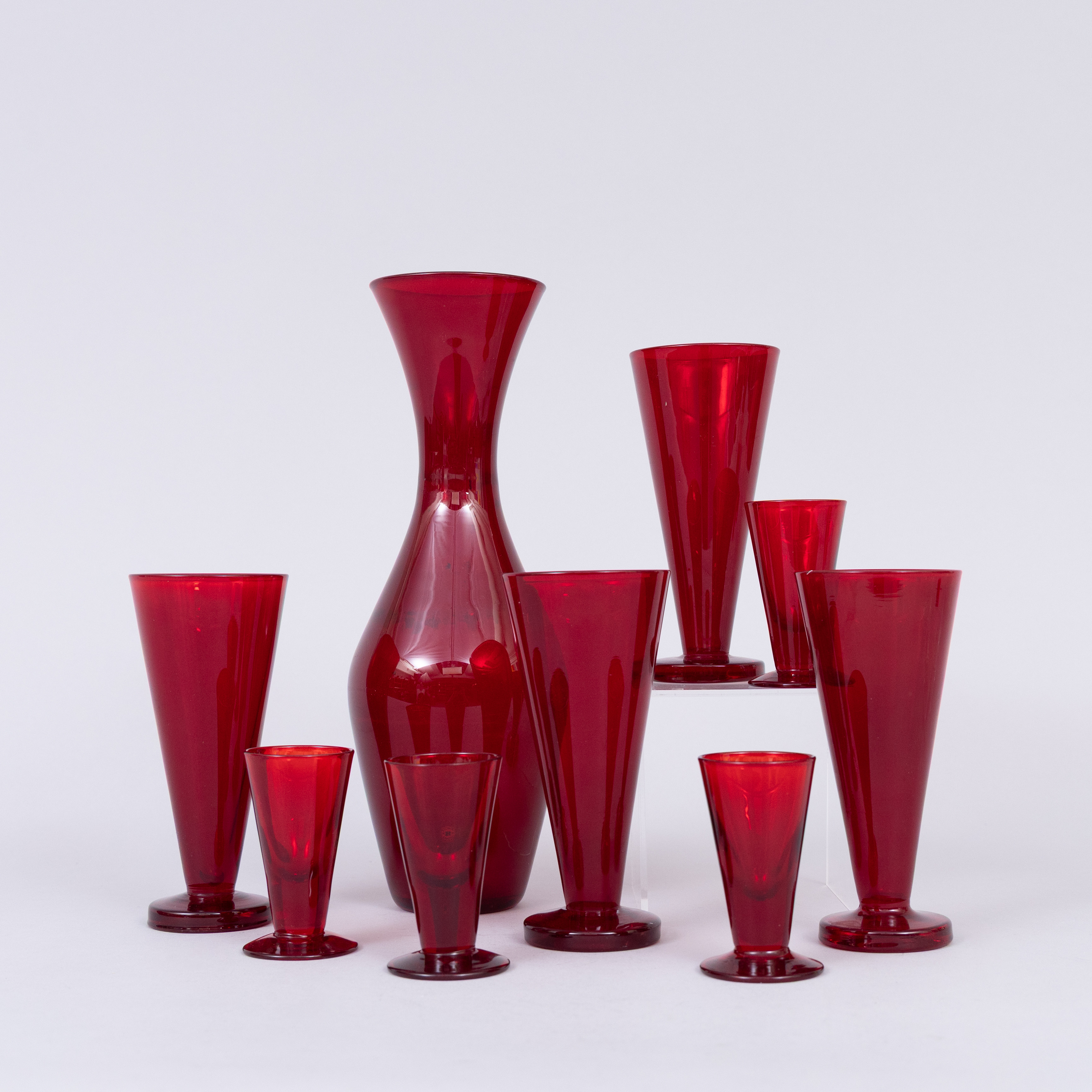 MONICA BRATT. Glasservisdelar, 9 st, röd, Reijmyre.