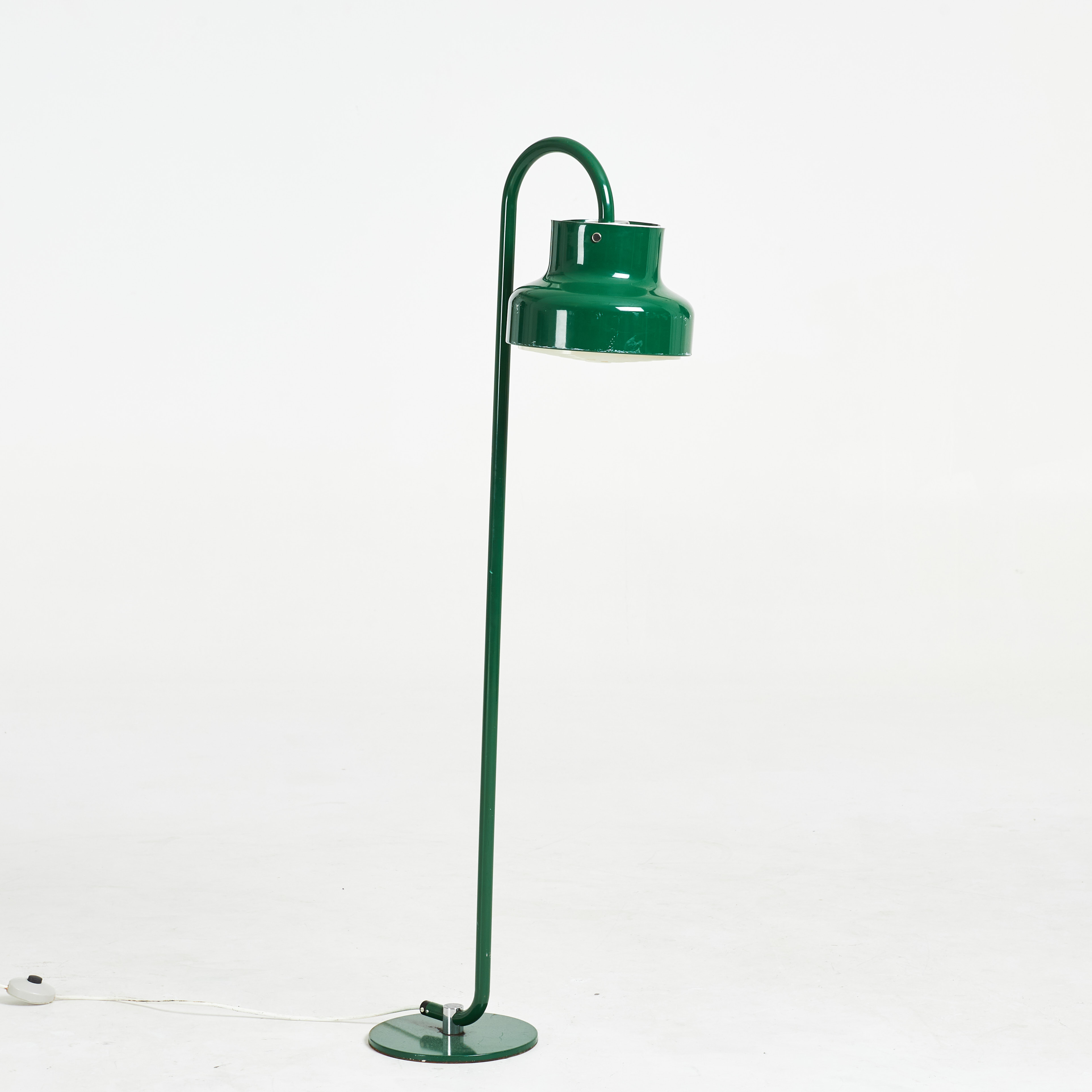 ANDERS PEHRSON. "Bumling", golvlampa, grönlackerad metall, Ateljé Lyktan.