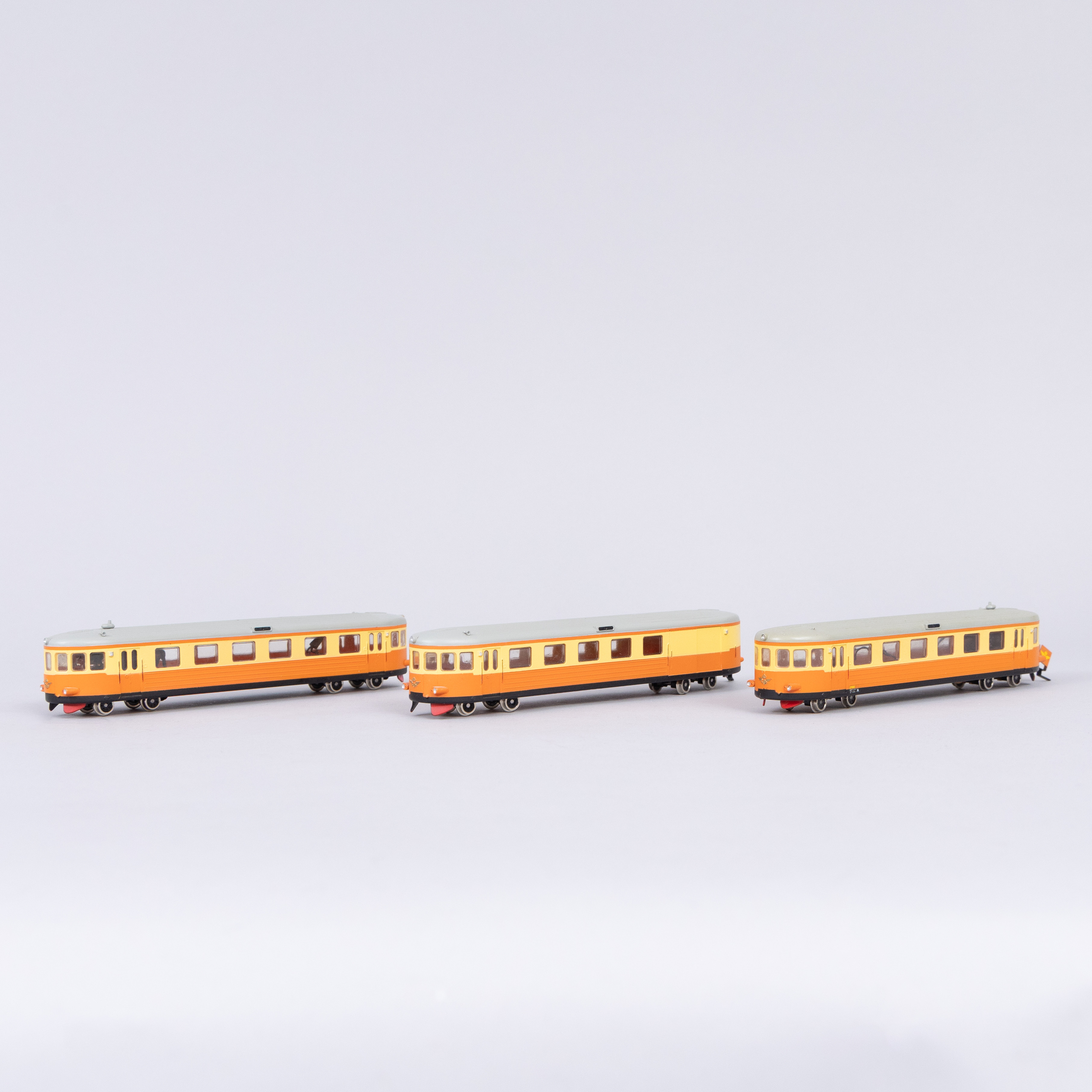 RÄLSBUSSAR OCH MANÖVERVAGN, 3 delar, UGJ.