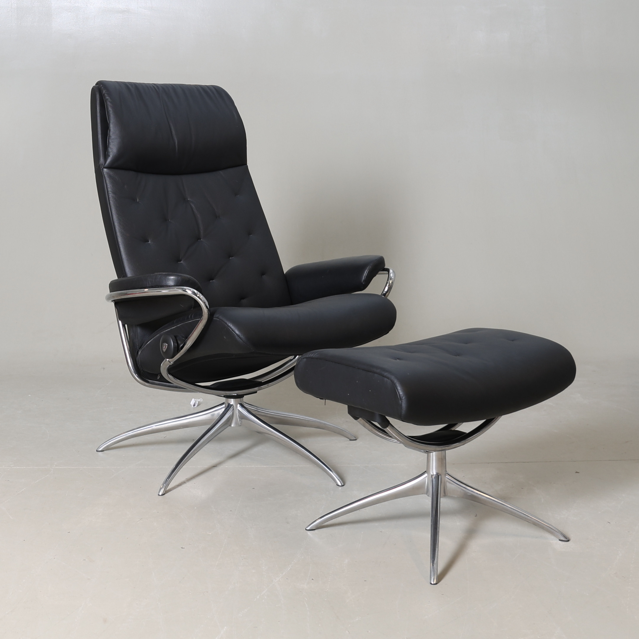 FÅTÖLJ & FOTPALL, "Metro", Stressless, Ekornes, Norge.