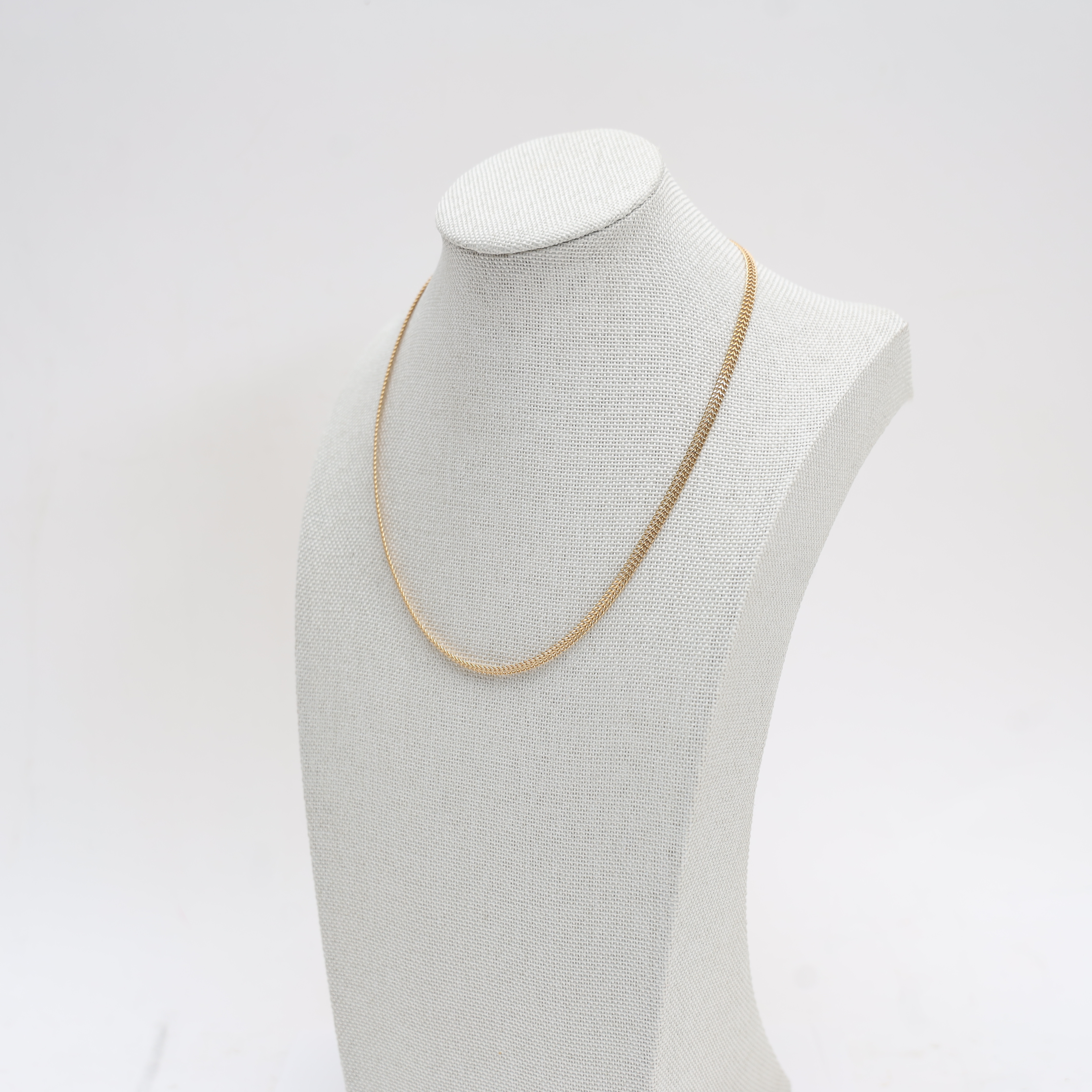 HALSBAND, 18k, guld, fiskbenslänk.