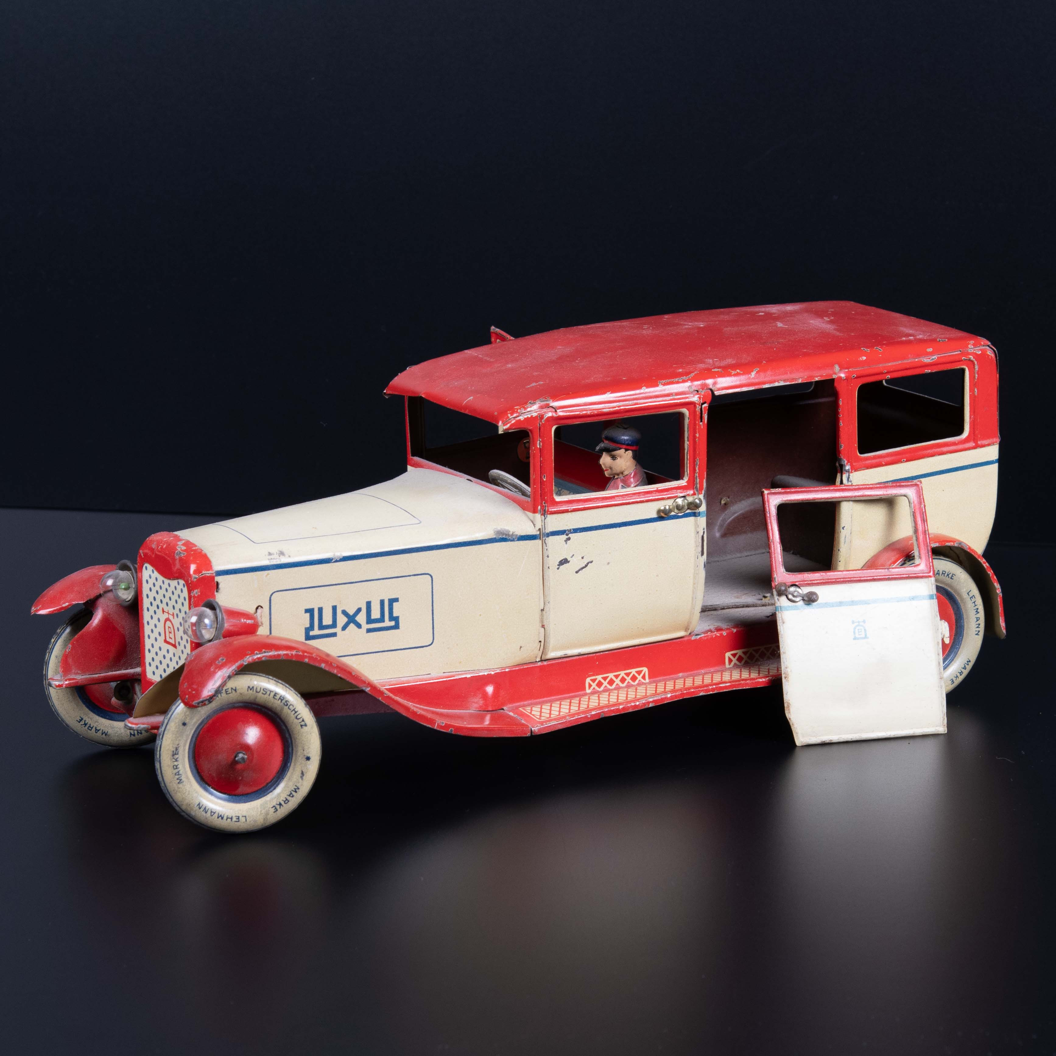 LEHMANN, plåtleksak "Luxus 785", tysk tillverkning, i produktion1929-1935, litograferad samt målad plåt.