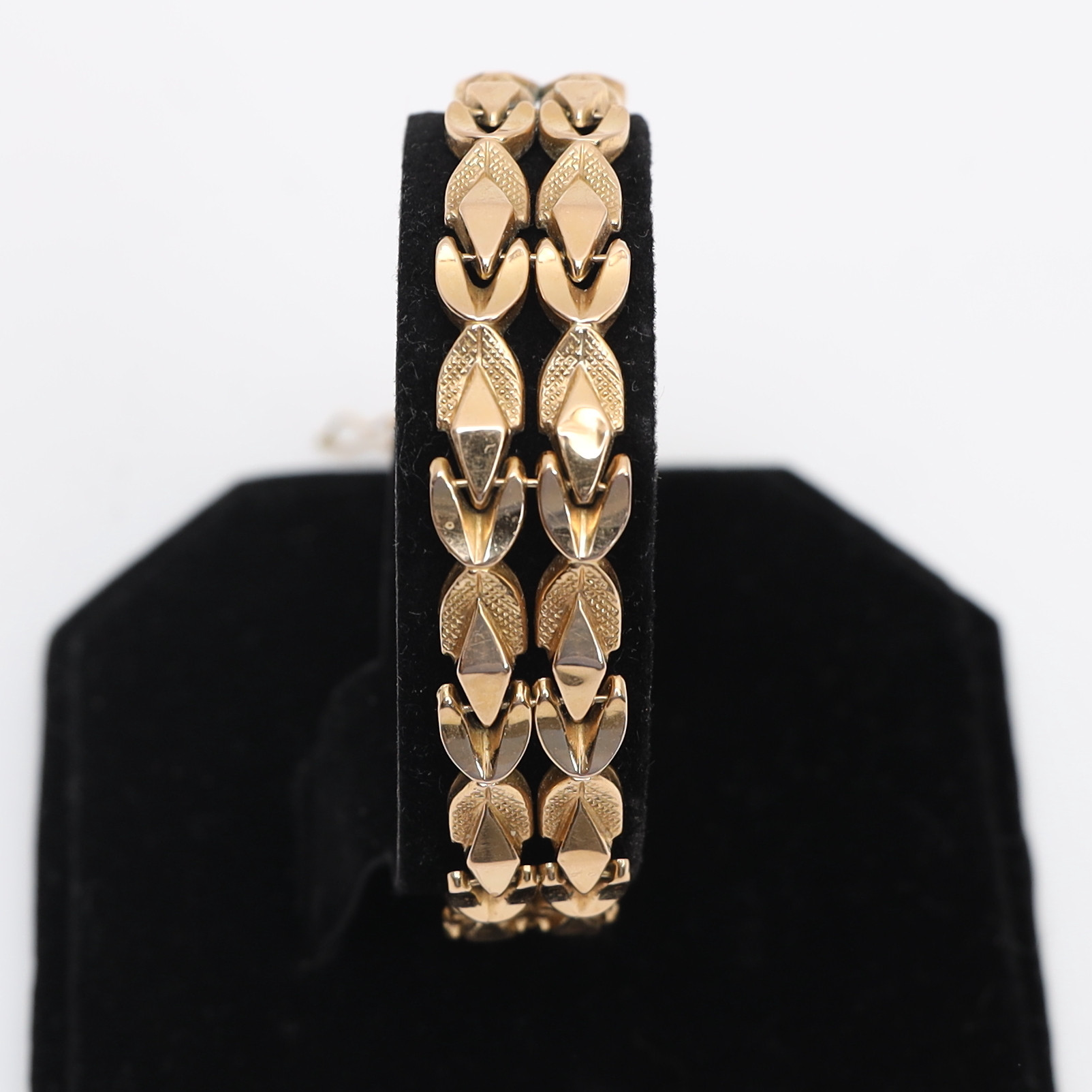 ARMBAND, 18k, guld med genombruten dekor.