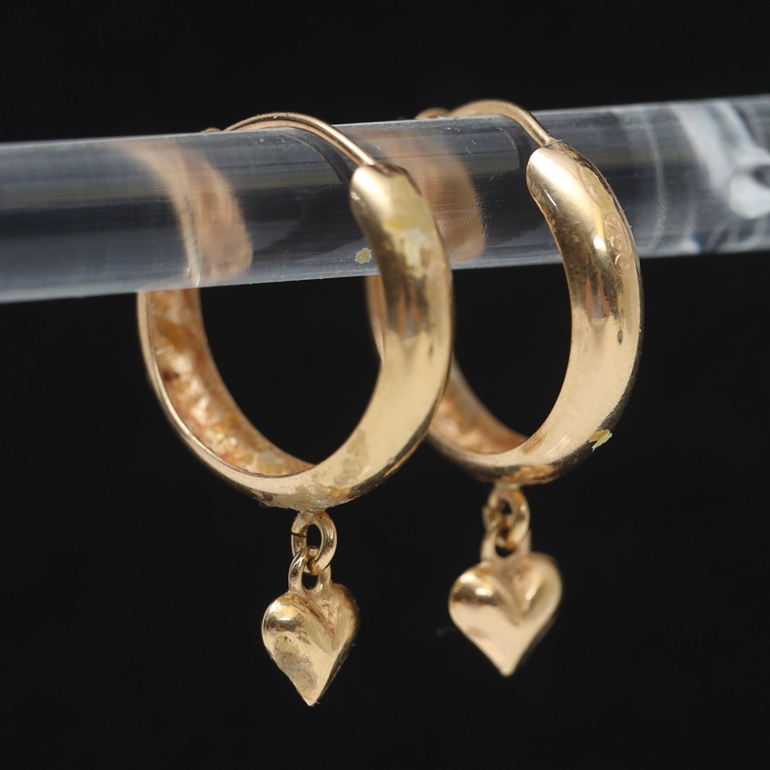 ÖRHÄNGEN ETT PAR, 18k, guld med hjärtformade hängen.