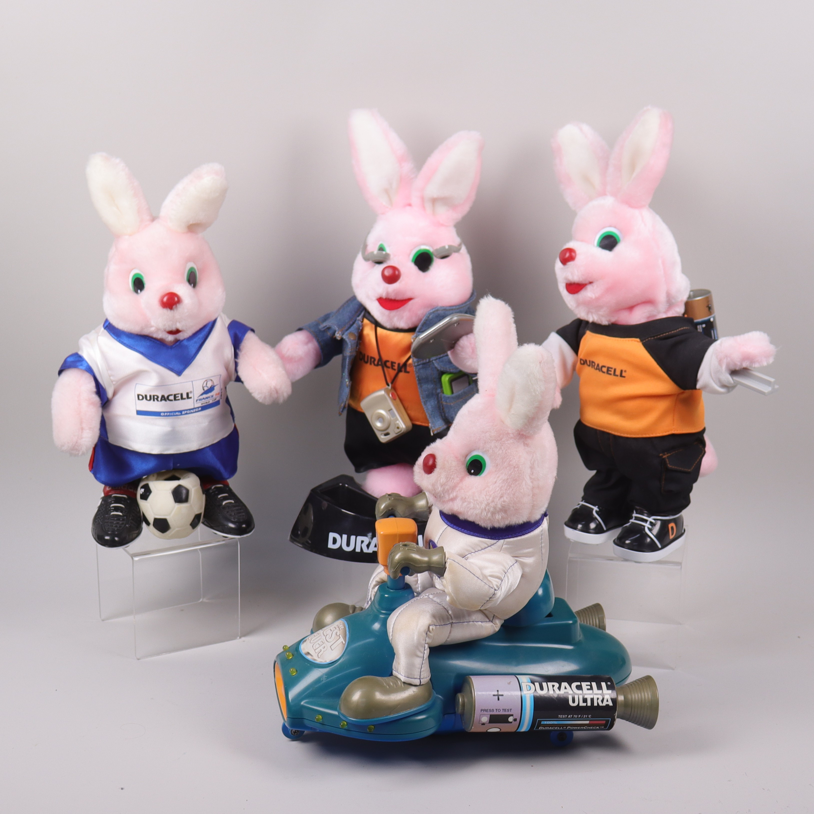 DURACELL KANINER, reklamfigurer för batteriföretaget Duracell, 4 st.