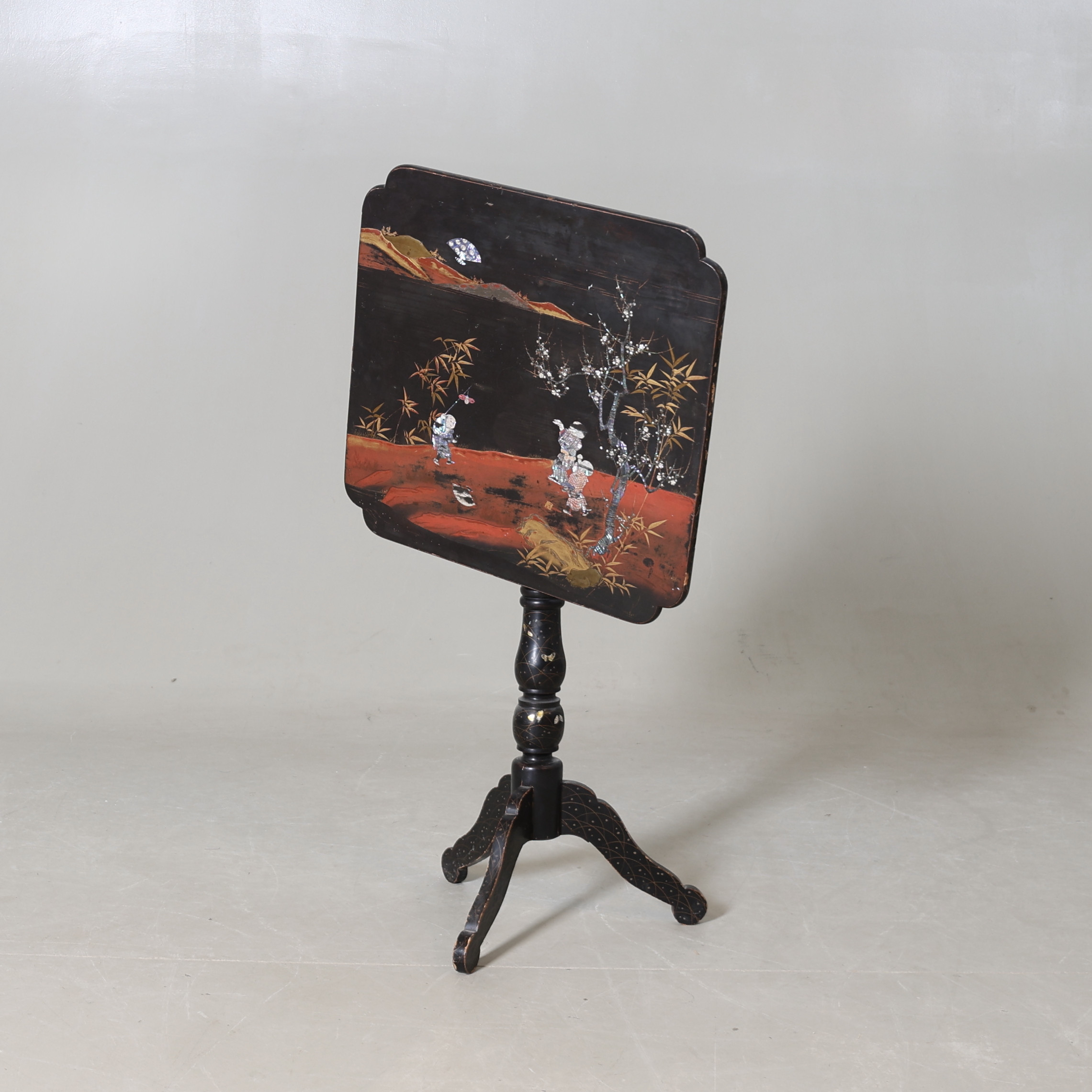 FÄLLBORD, lackarbete, 1800-/1900-tal.