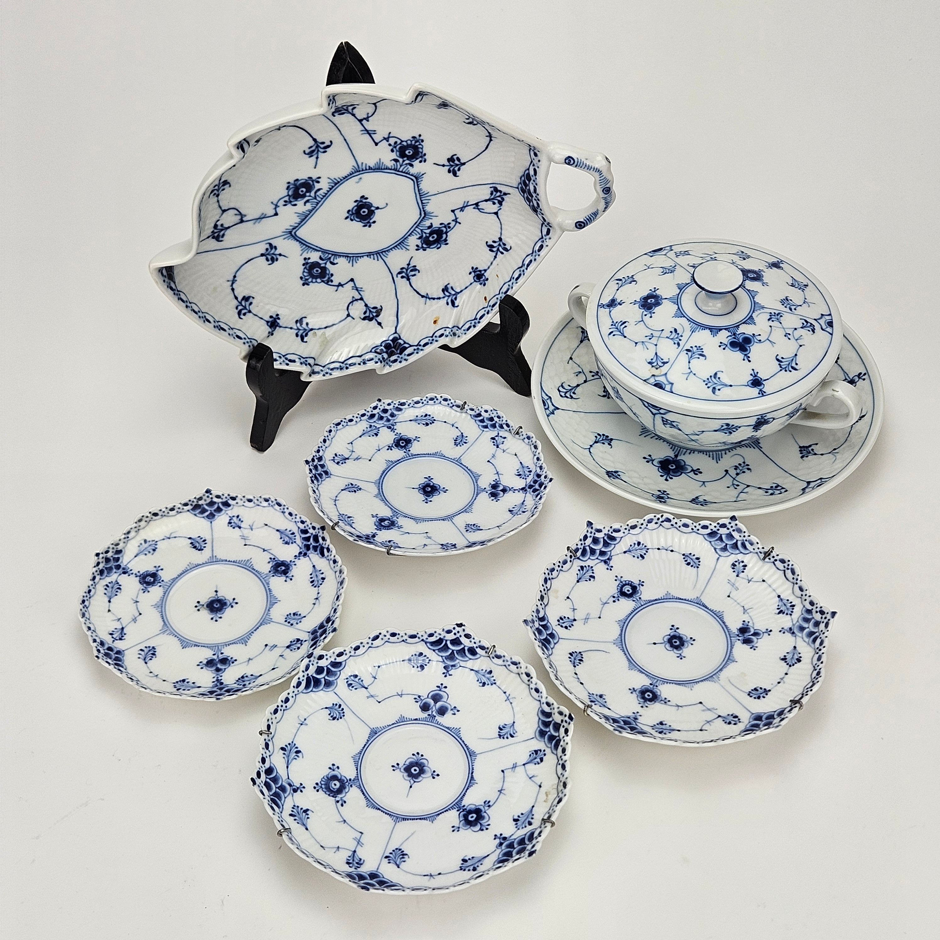 SERVISDELAR, 6 delar, porslin, "Musselmalet", Royal Copenhagen och Bing & Gröndahl, Danmark.