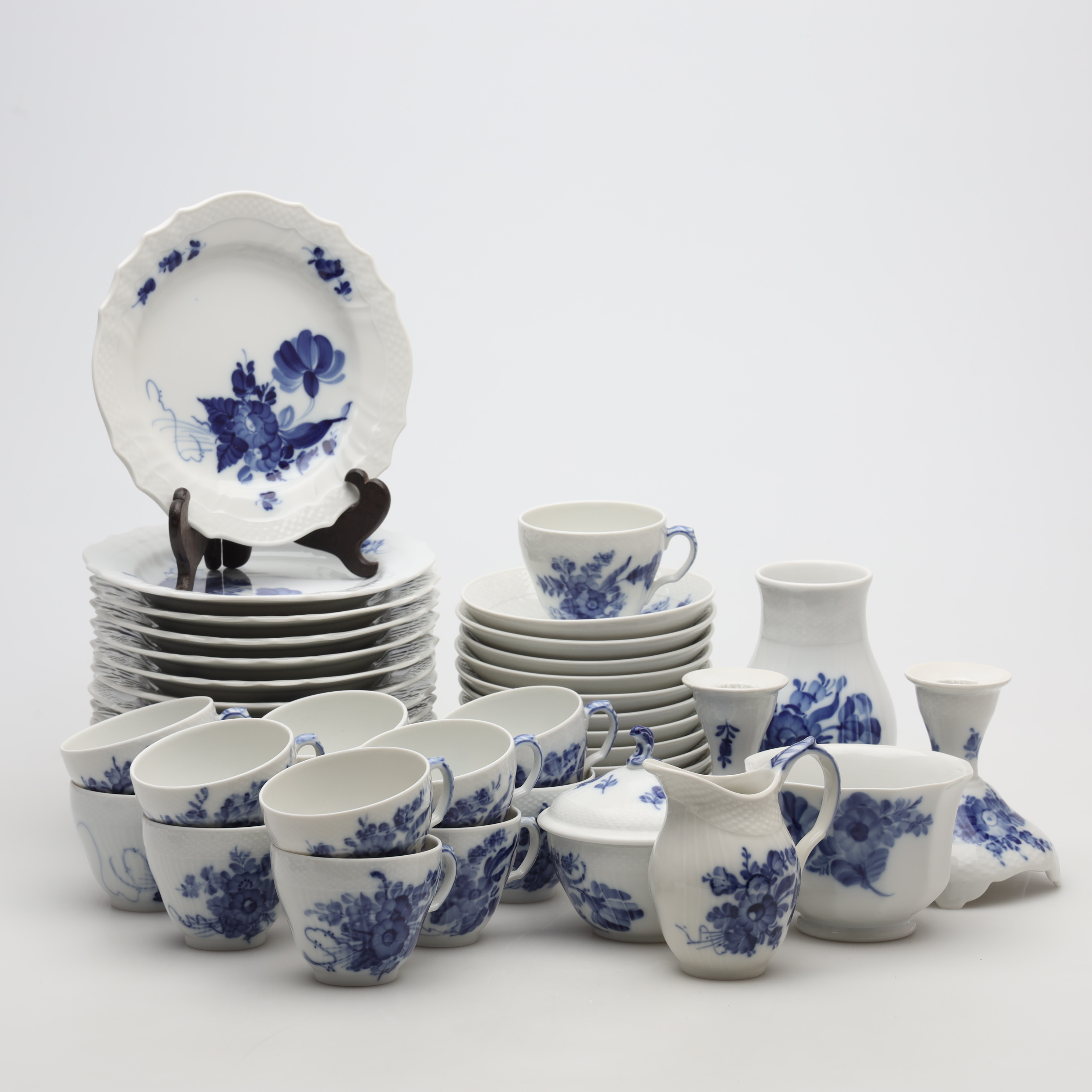 KAFFESERVIS, 44 delar, porslin, "Blå Blomster", Royal Copenhagen.