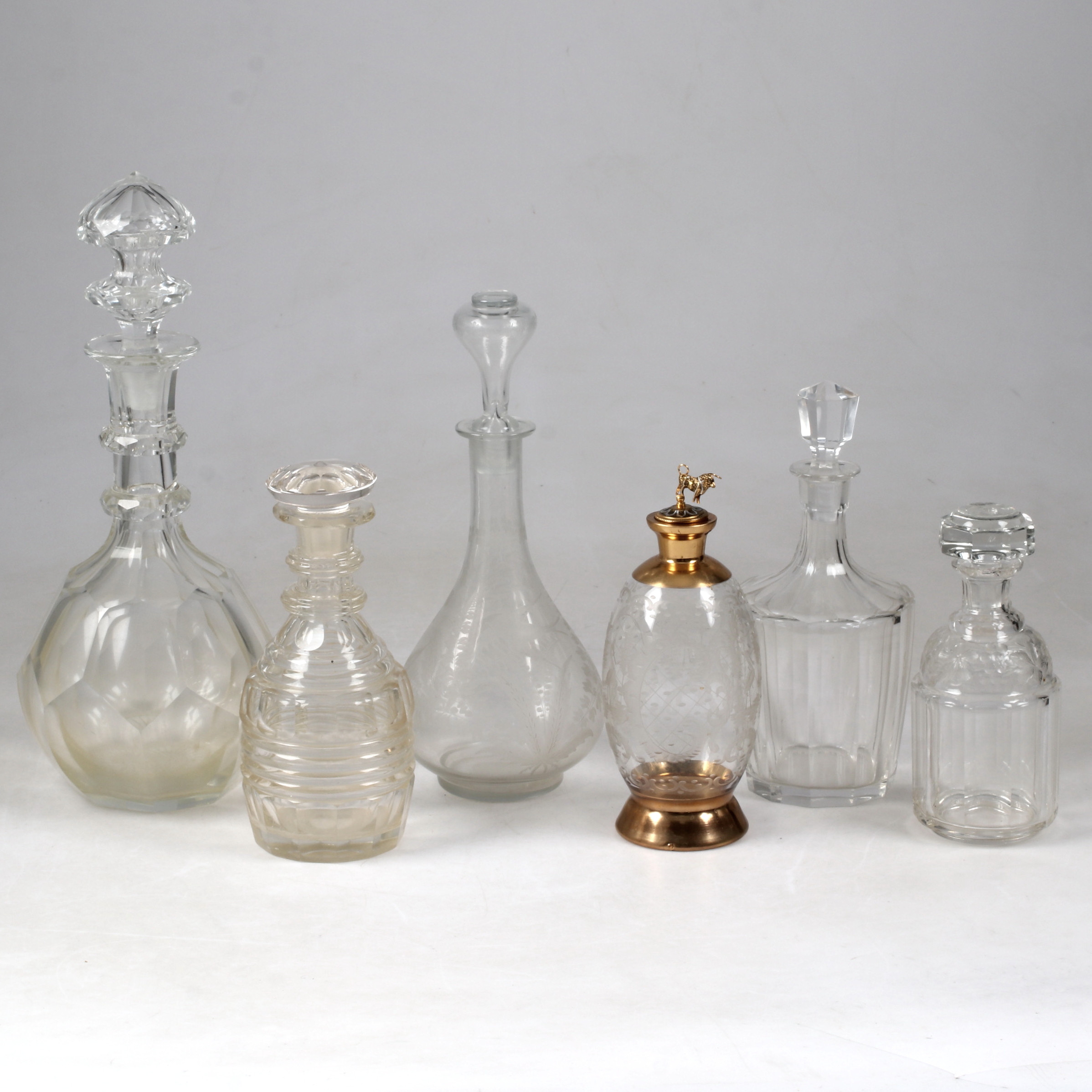 KARAFFER, 6 st, glas, 1900-talets första hälft.