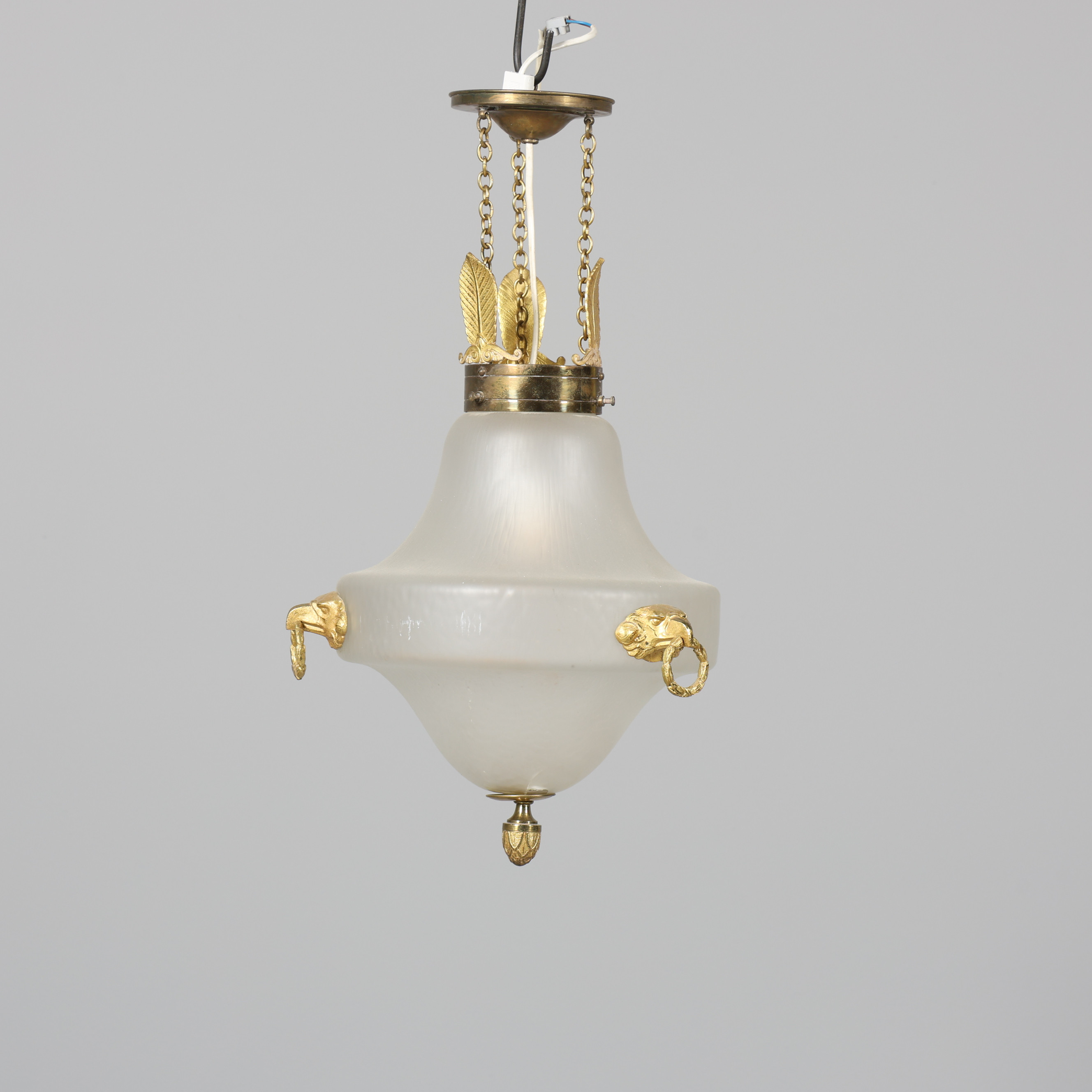 AMPEL, glas samt mässing, empirestil, 1900-tal.