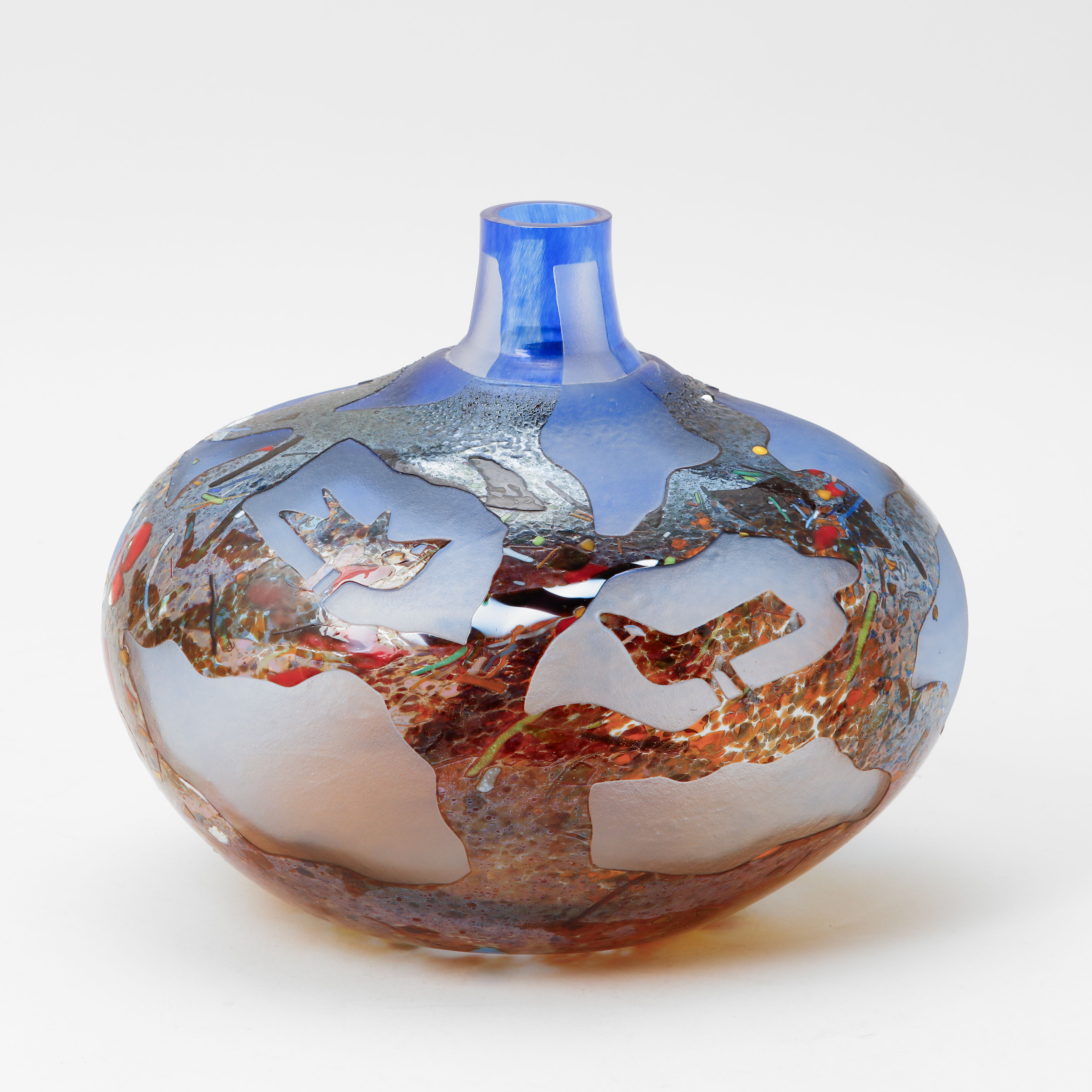 BERTIL VALLIEN. Vas, glas, överfång, nr 801021/300. Kosta Boda Atelier -92.