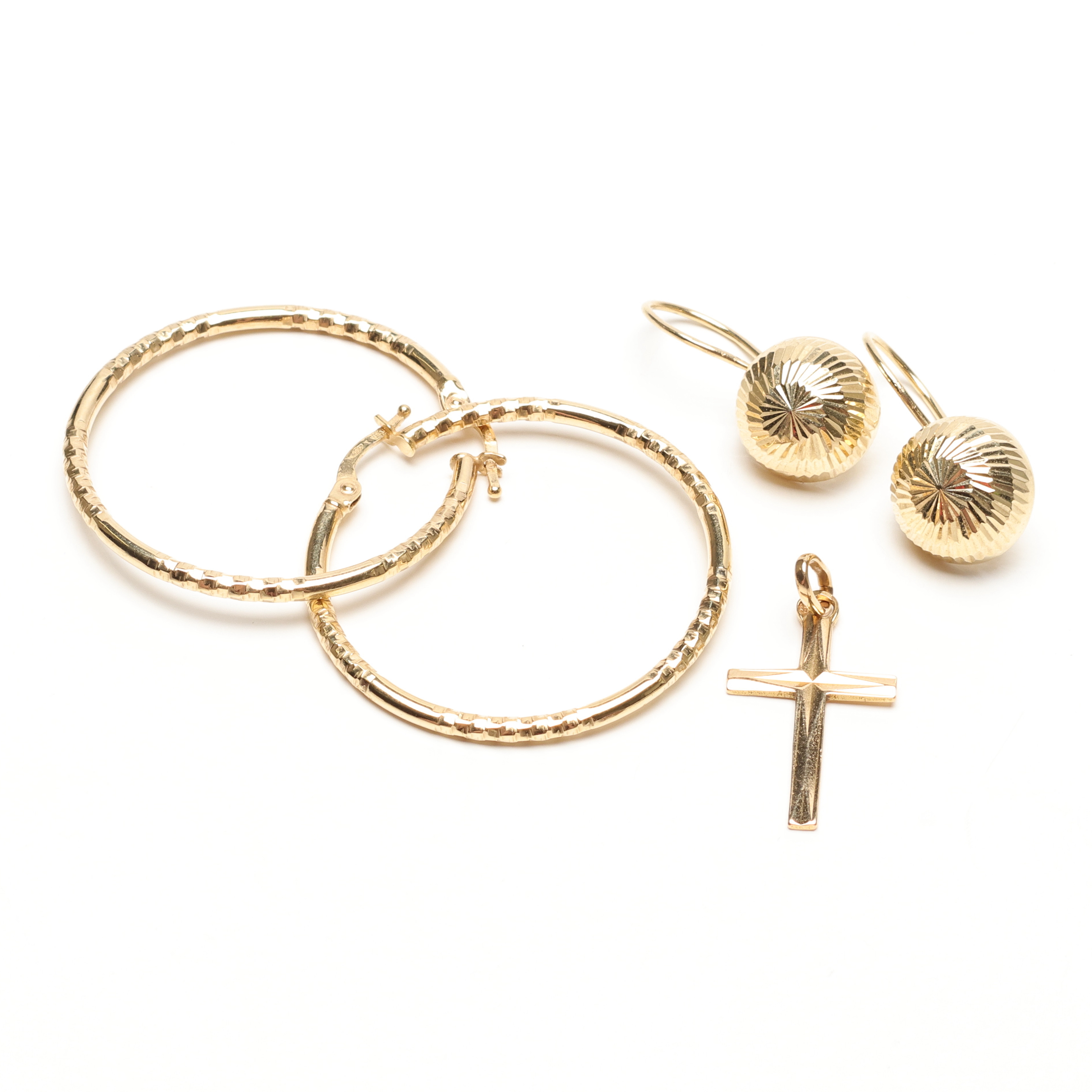 SMYCKEN, fem delar, guld, 14k-18k, ca 5,2 gram.
