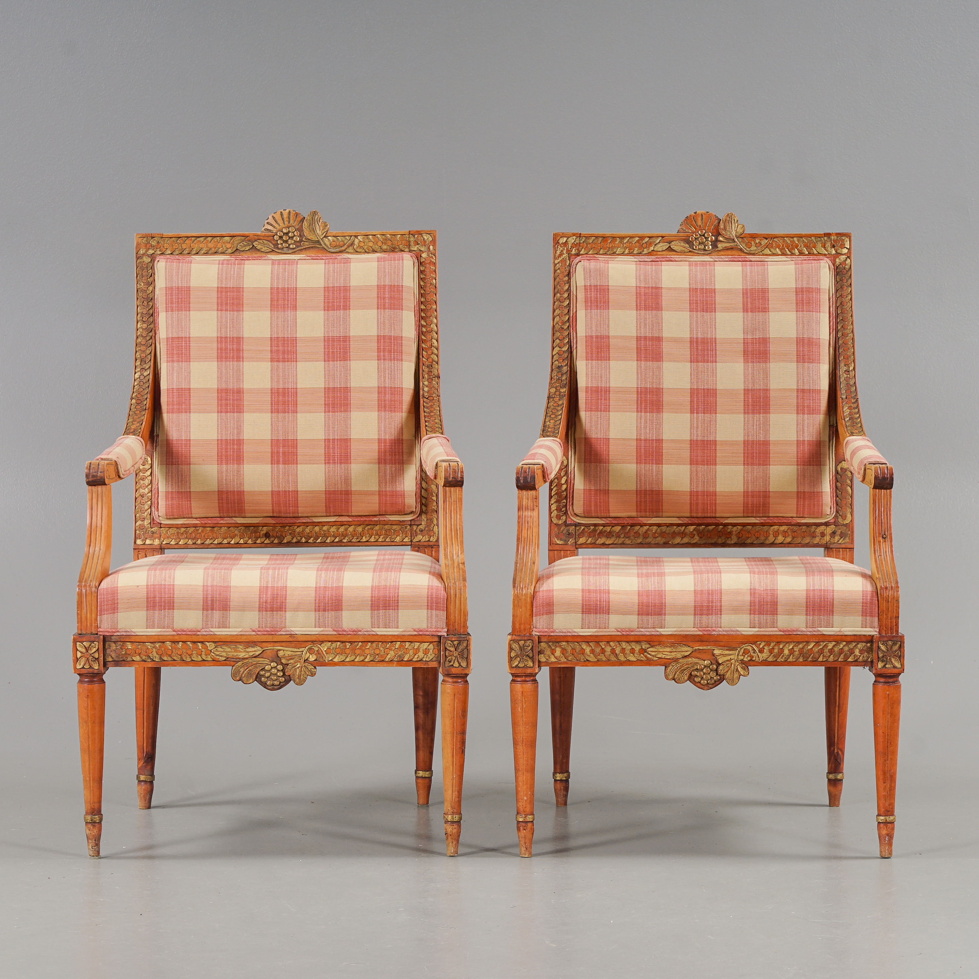 KARMSTOLAR, ett par, Gustaviansk stil, Västsvensk modell, 1800/1900-tal.