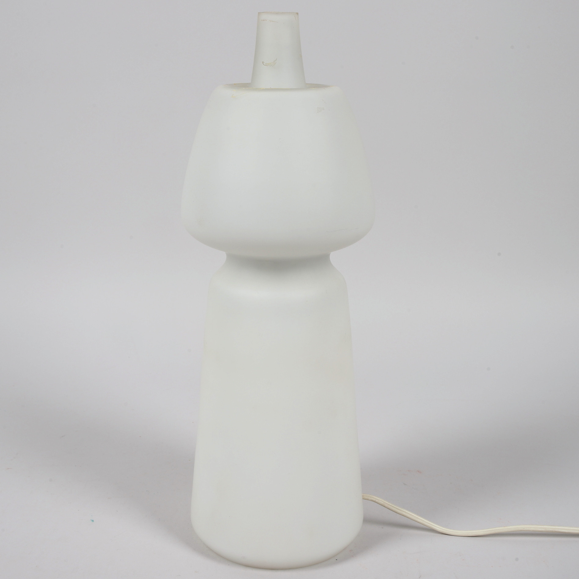 BORDSLAMPA, frostat glas, 1900-talets senare hälft.