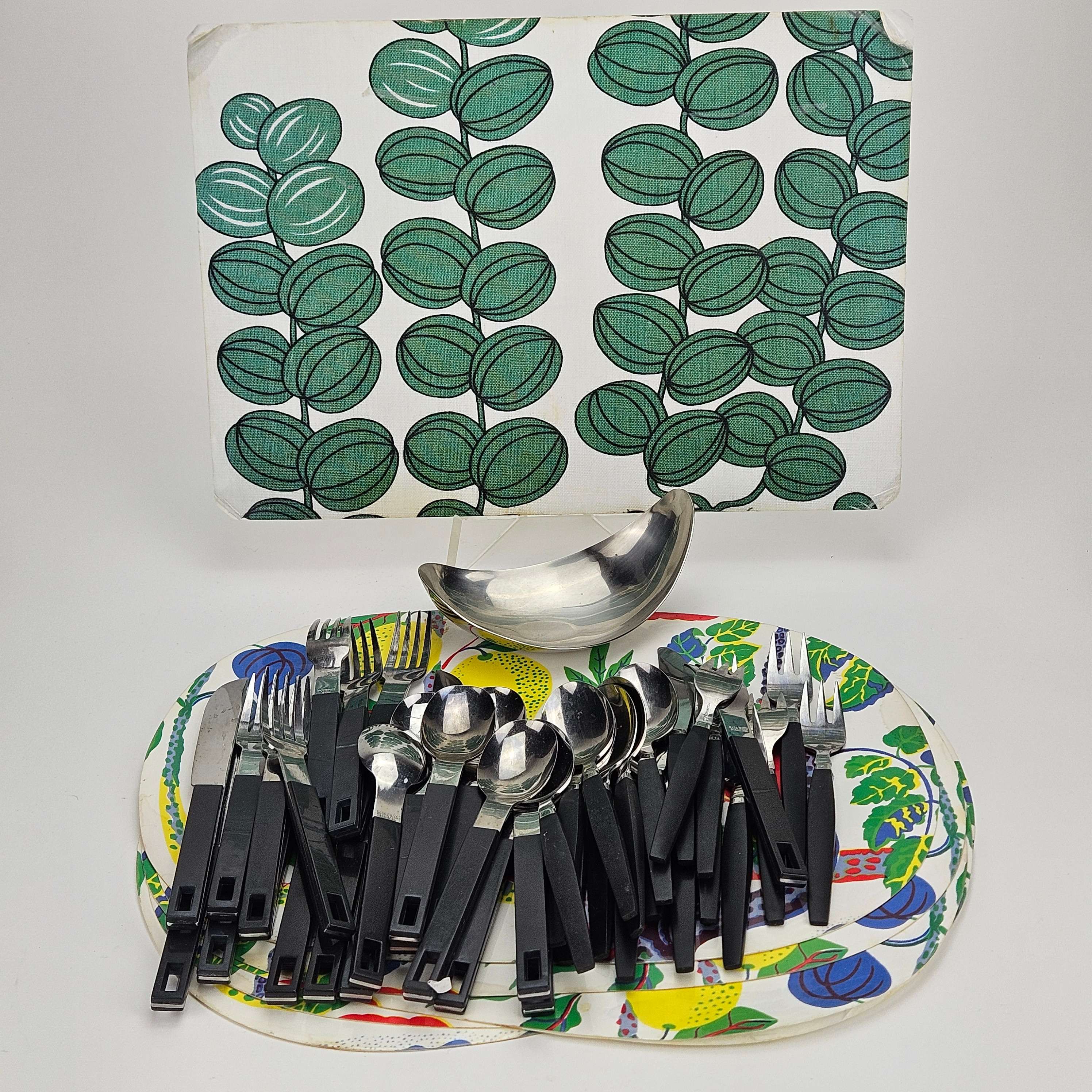 BESTICK, bland annat "Boda Buffé", Signe Persson-Melin, BORDSTABLETTER, 6+1 st, Josef Frank, Firma Svenskt tenn, SKÅL, rostfritt stål, "Leaf", Helle Damkjaer, Georg Jensen, Danmark.