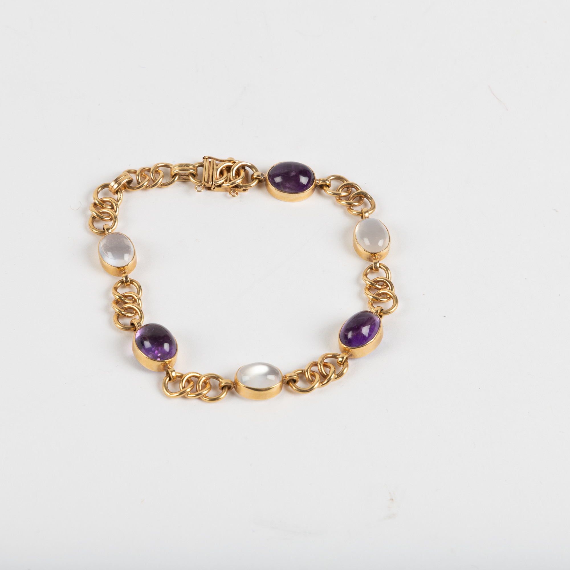 ARMBAND, 18K med månstenar och ametister, BGV, Stockholm 1955.
