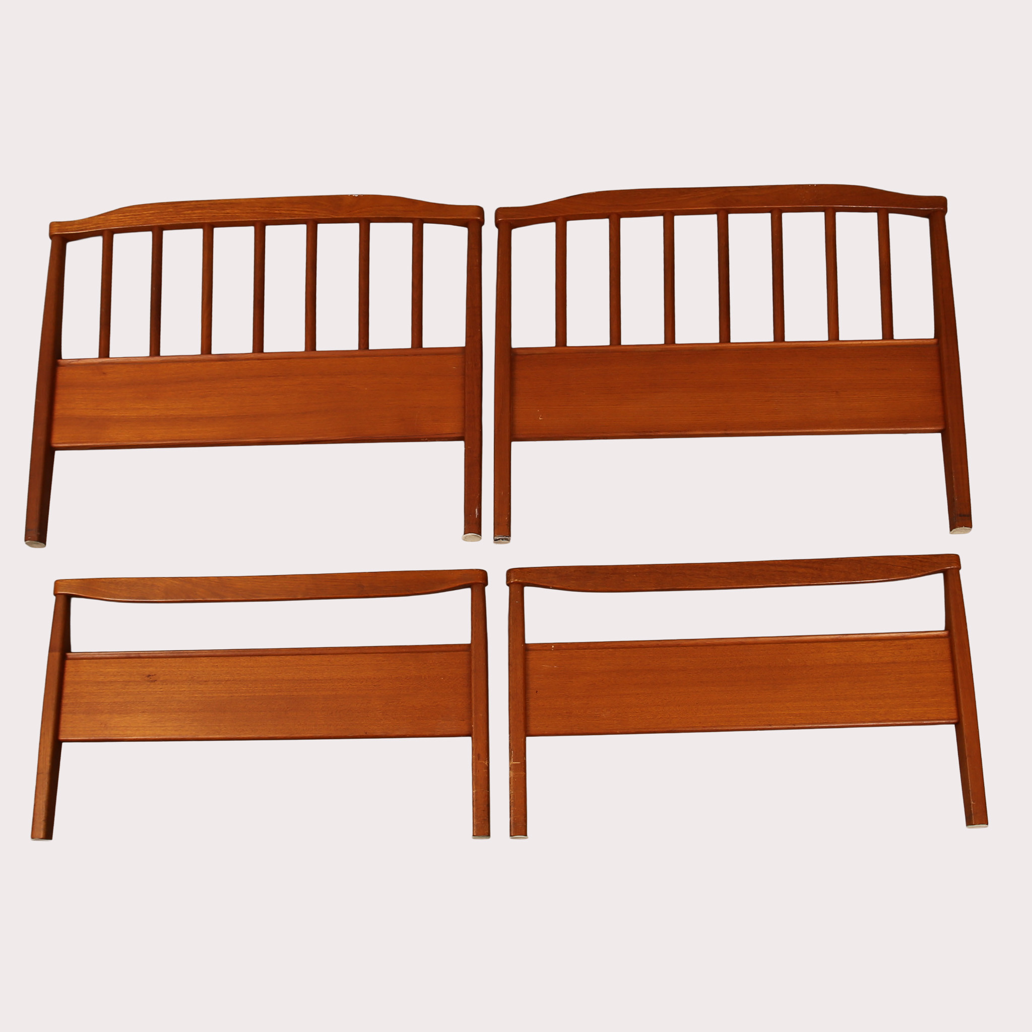 CARL MALMSTEN. Sänggavlar, 4 delar, teak, "Aveny".