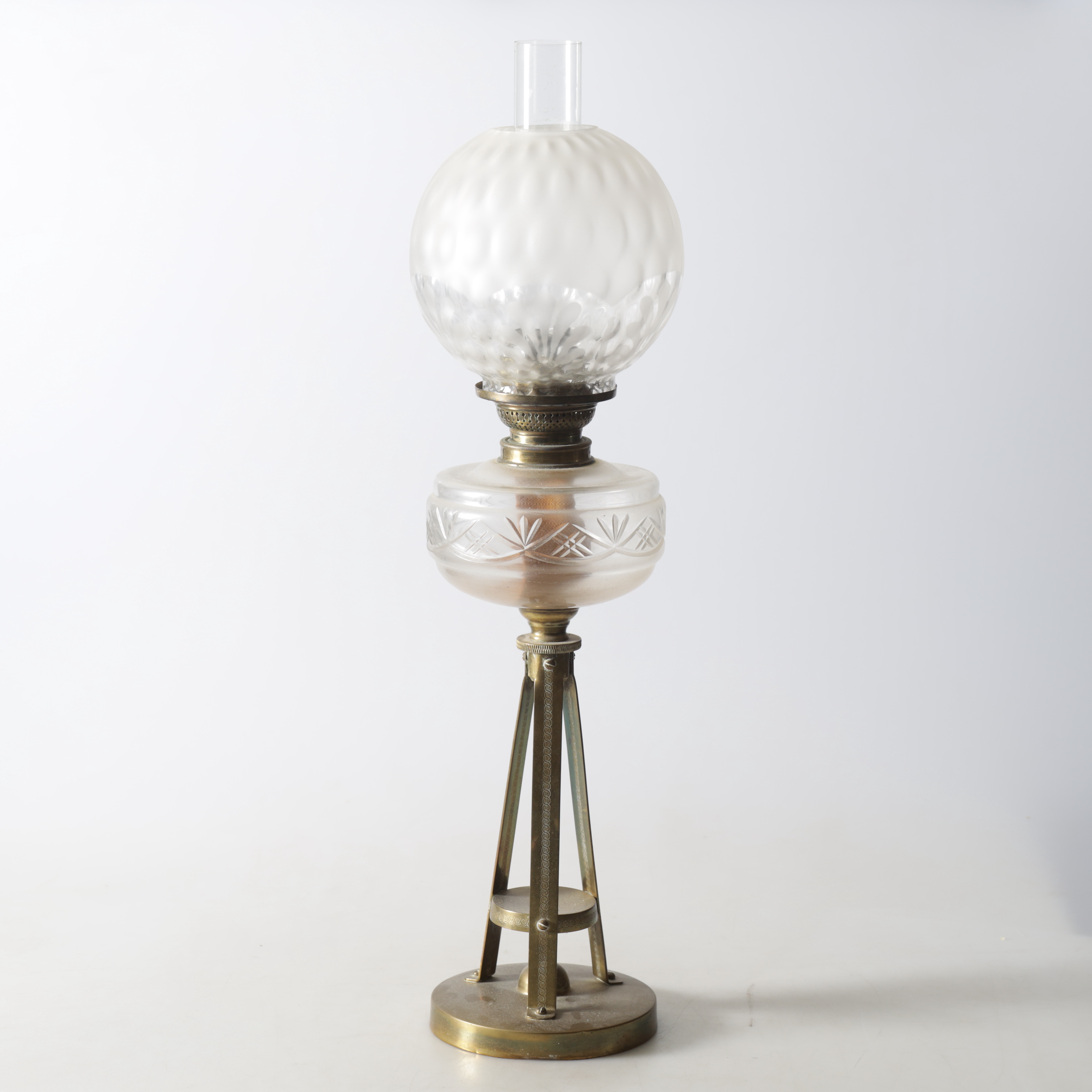 BORDSFOTOGENLAMPA, mässing & glas, 1900-talets början.