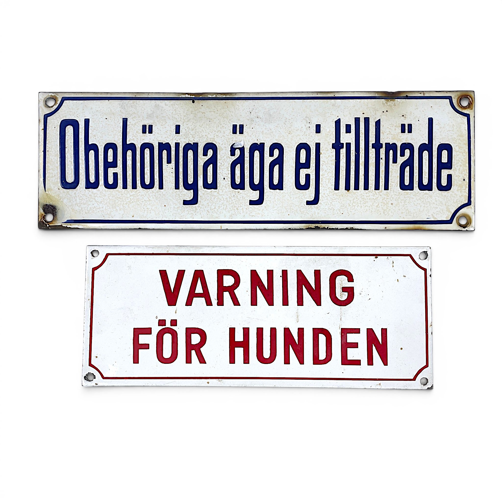 EMALJSKYLTAR, 2 st, "Obehöriga äga ej tillträde" samt "Varning för hunden".