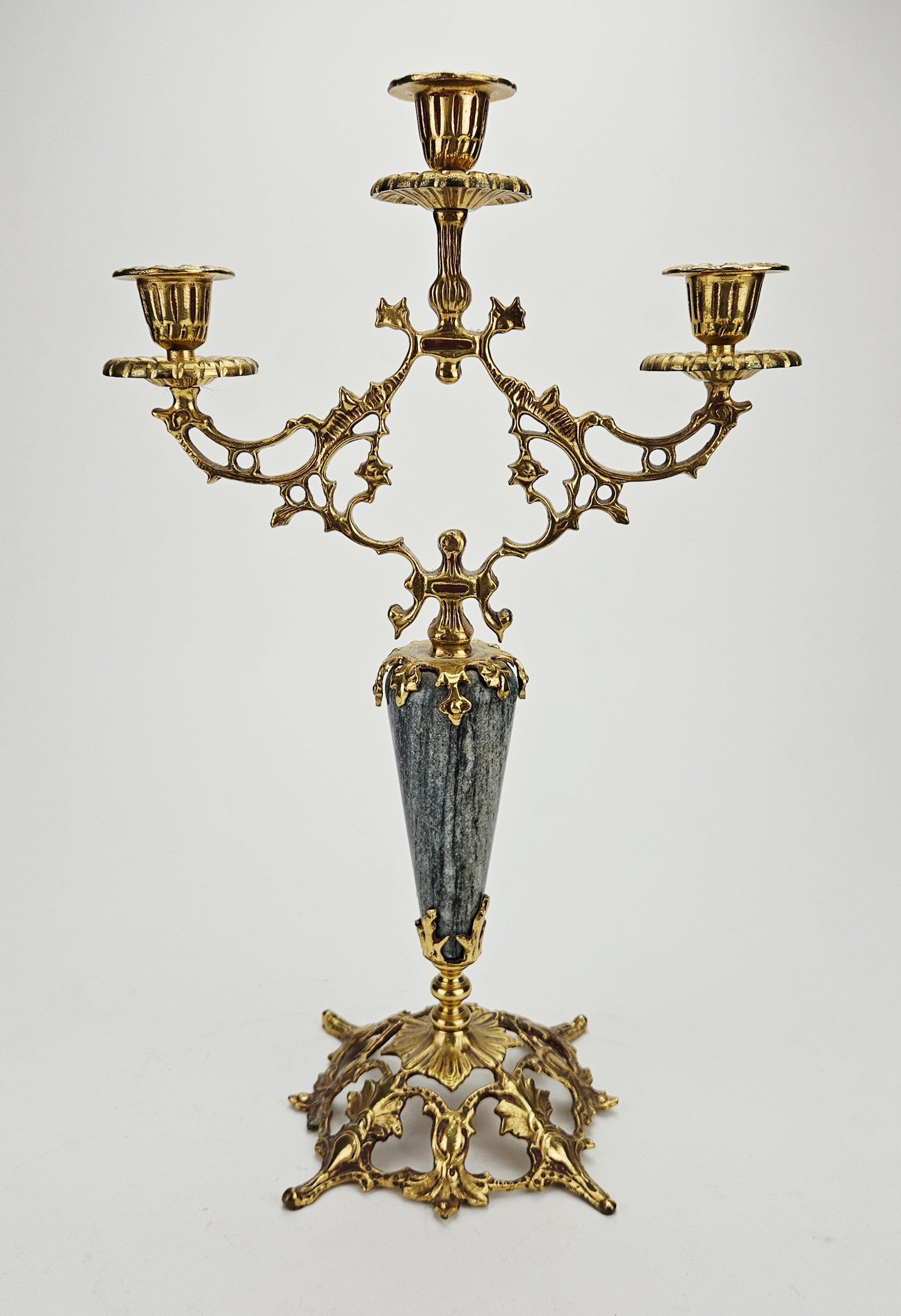 KANDELABER, för 3 ljus, mässing och sten, 1900-tal.