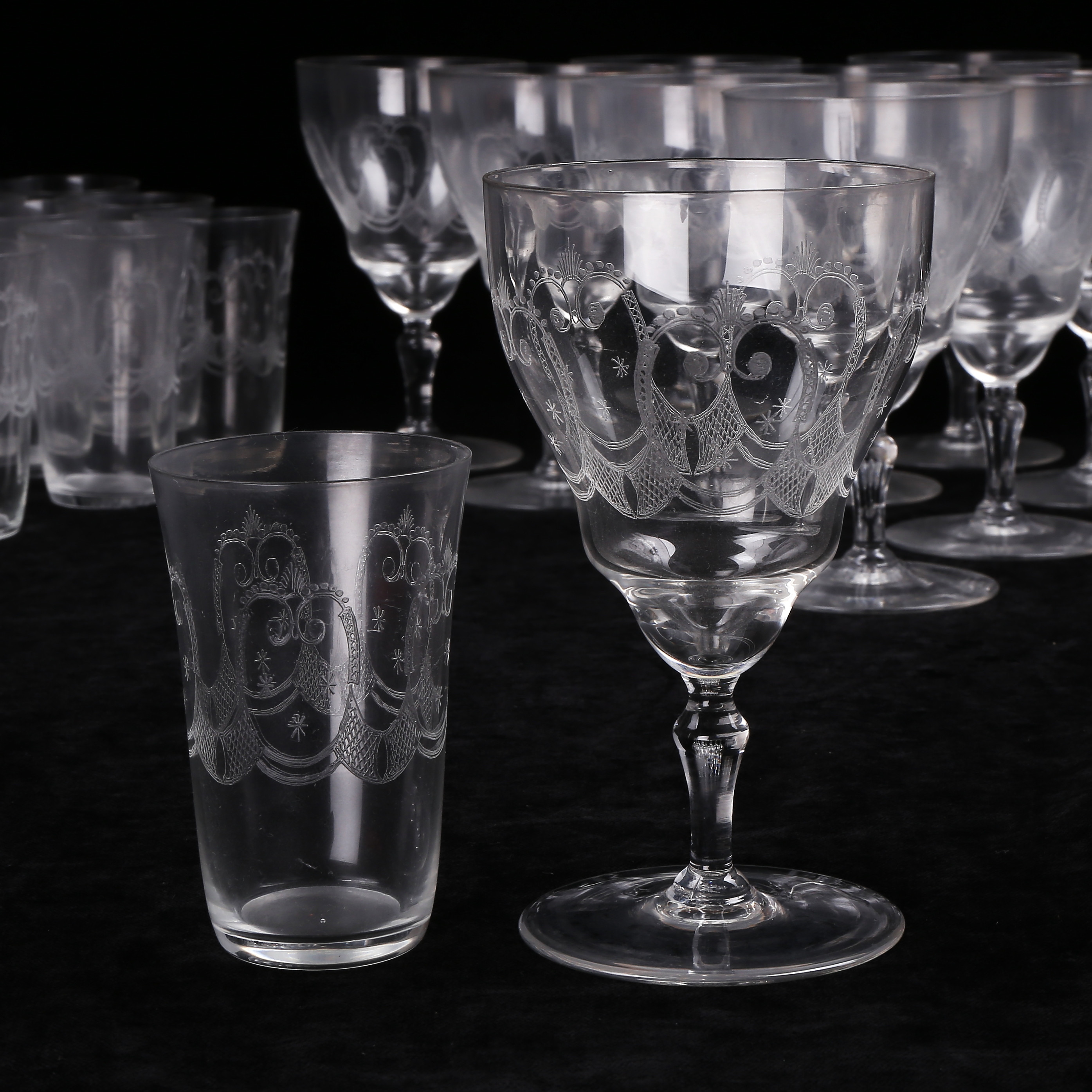 GLASSERVIS, 21 delar, etsad dekor, Elme Glasbruk.