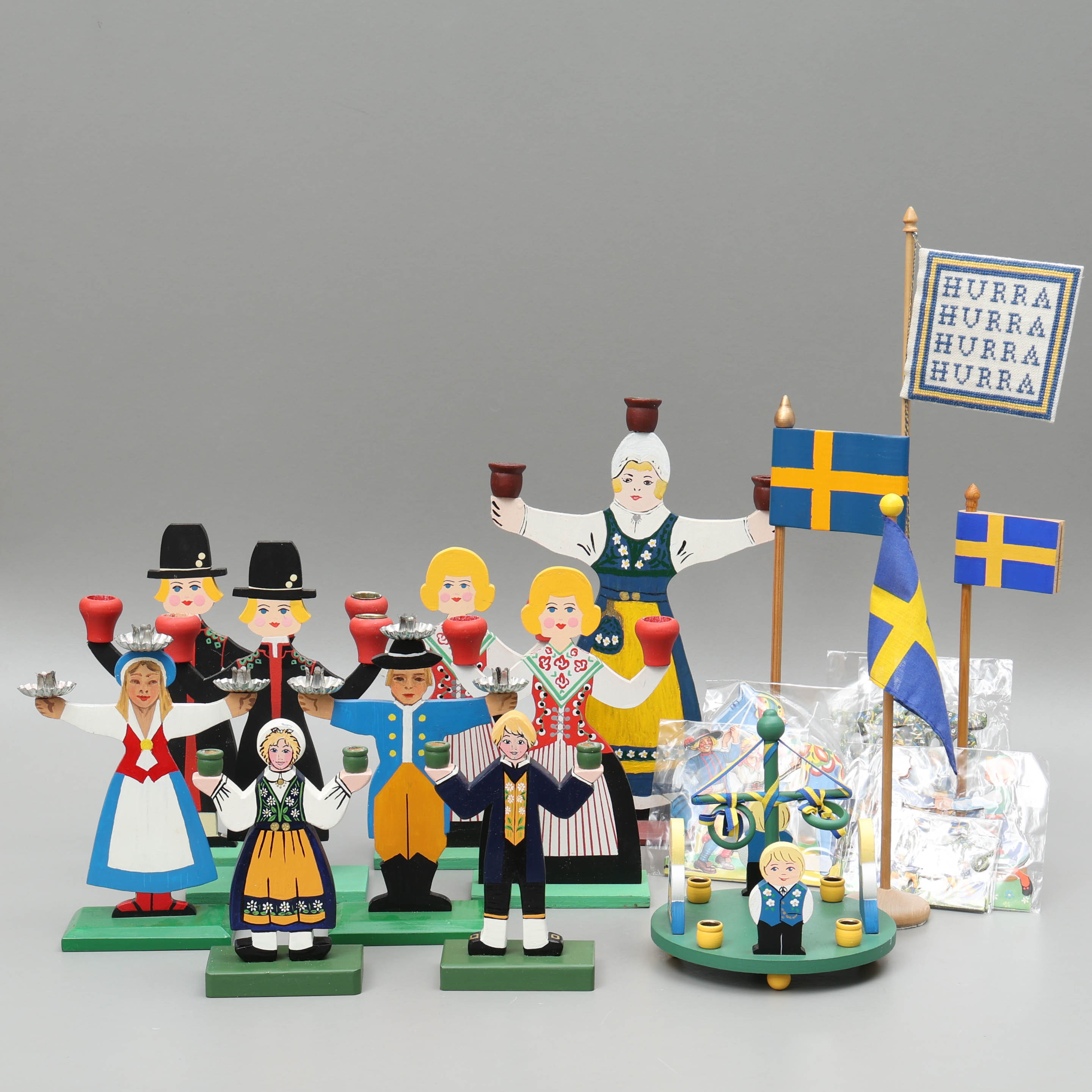 LJUSSTAKAR & BORDSDEKORATIONER, 21 delar, handgjorda, folkdräkter/midsommar.