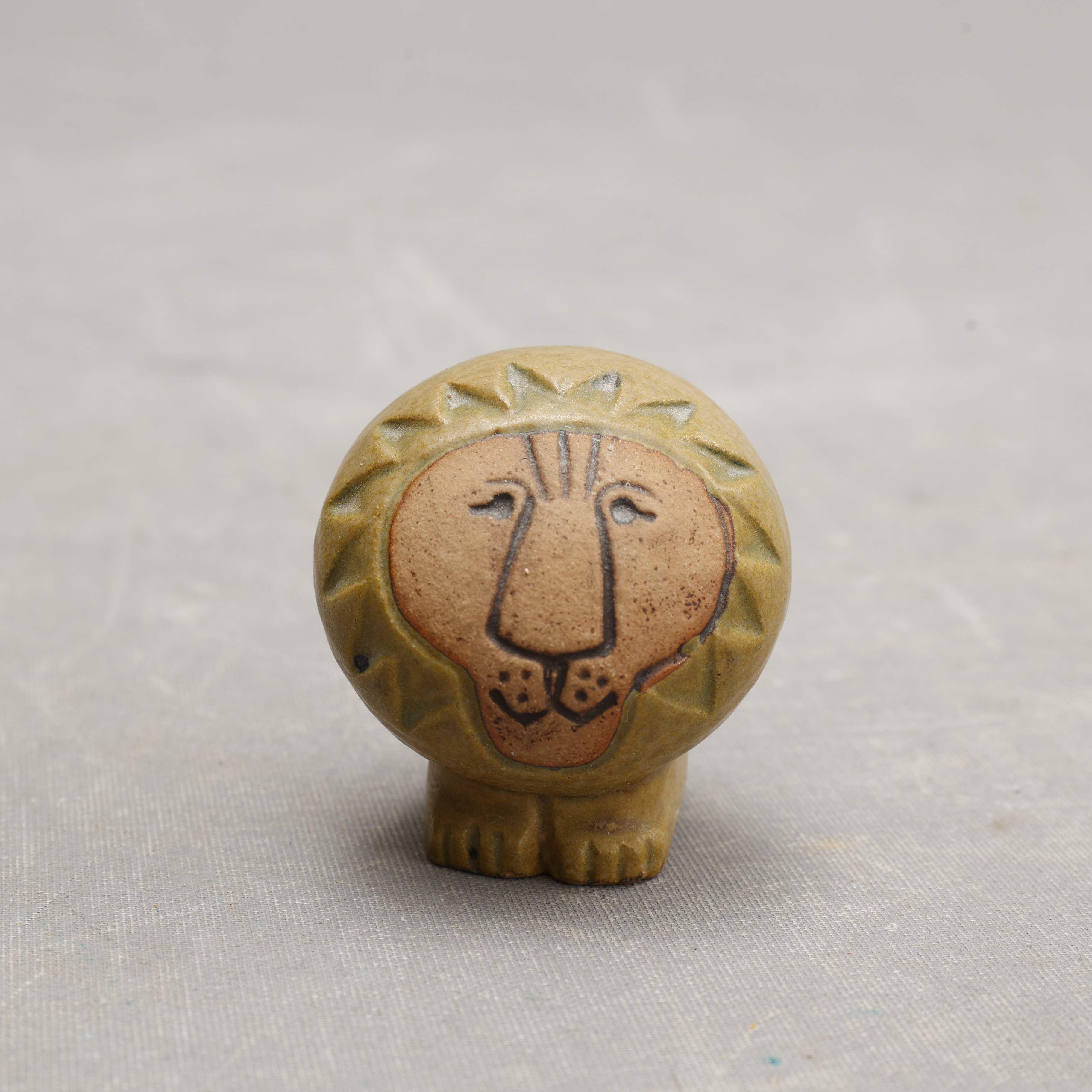 LISA LARSON. FIGURIN, " lejon mini ", stengods, Gustavsberg.