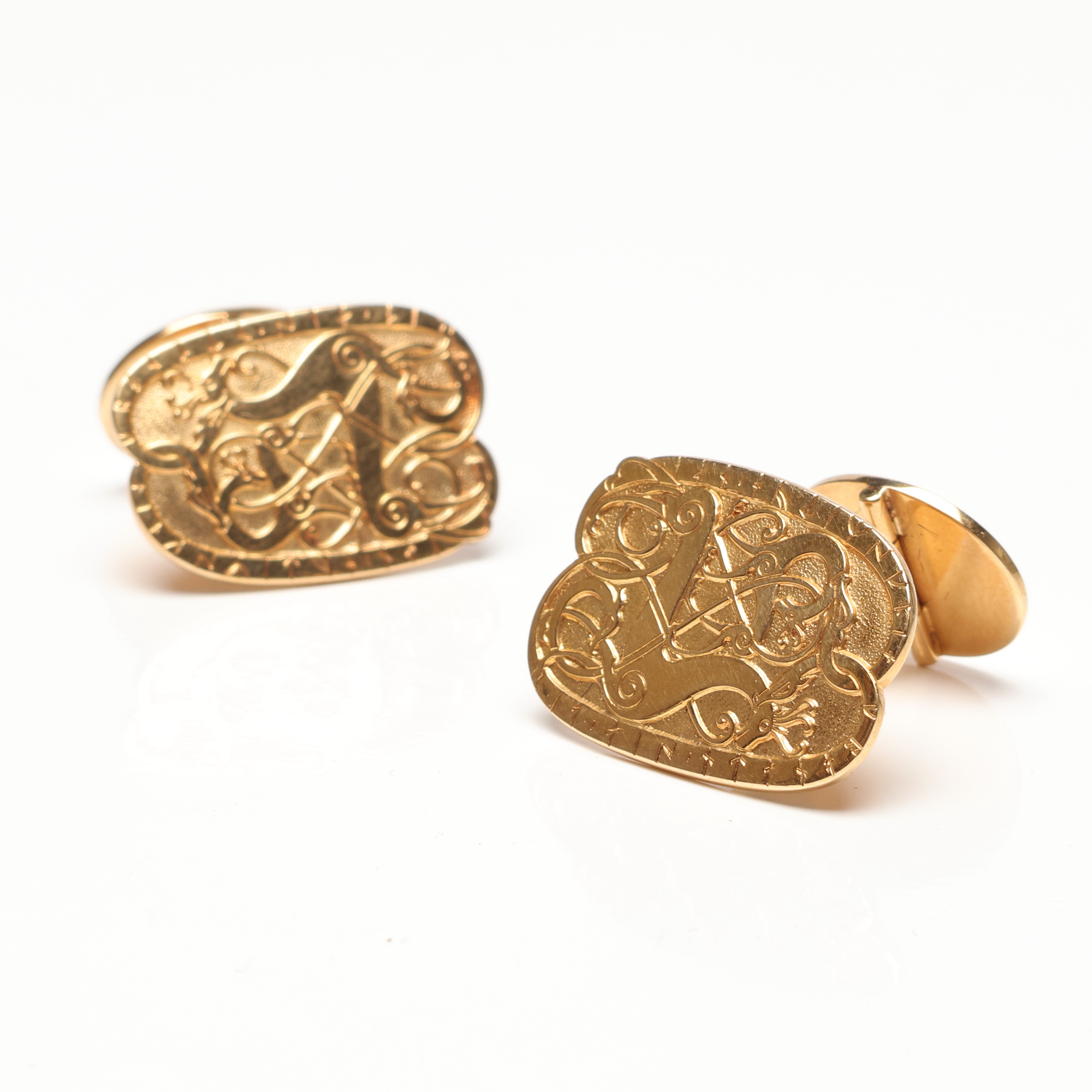 Ett par MANSCHETTKNAPPAR, 18K, Guld, vikt cirka 17,7 gram.