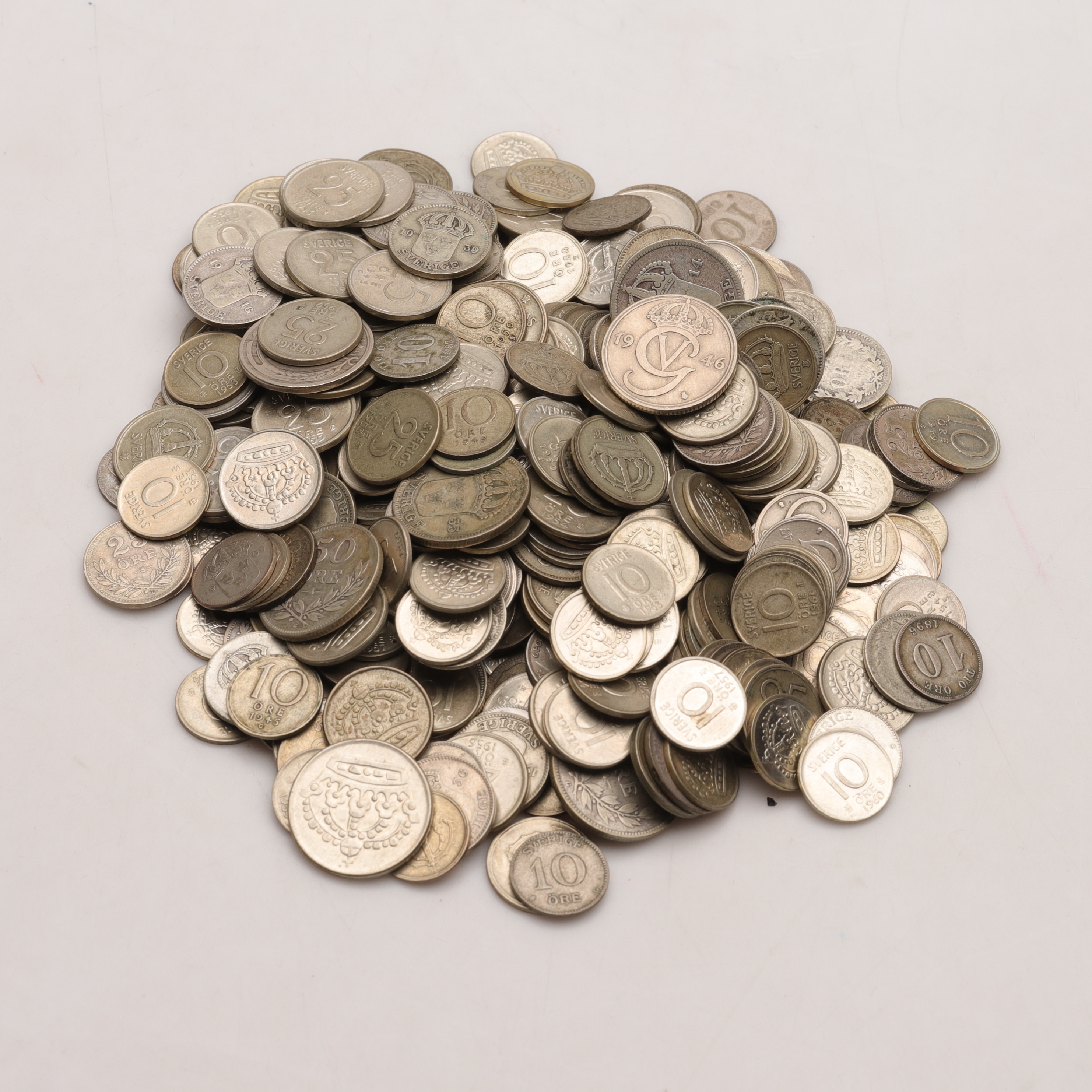 MYNT, silver (40-60%), Sverige, 1900-tal. Totalvikt ca 753 g.