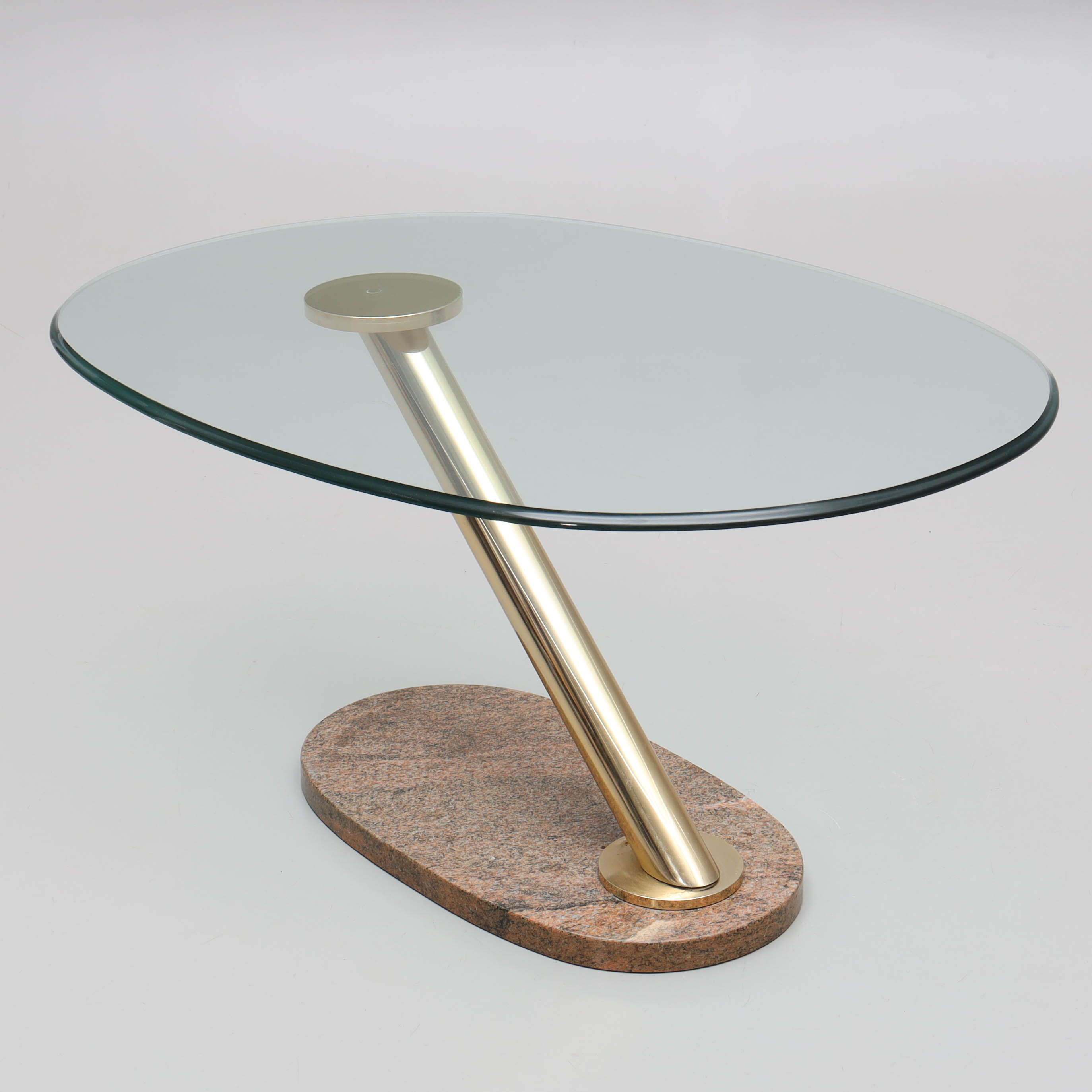 SOFFBORD, glas med fot i marmor, 1900-talets senare del.