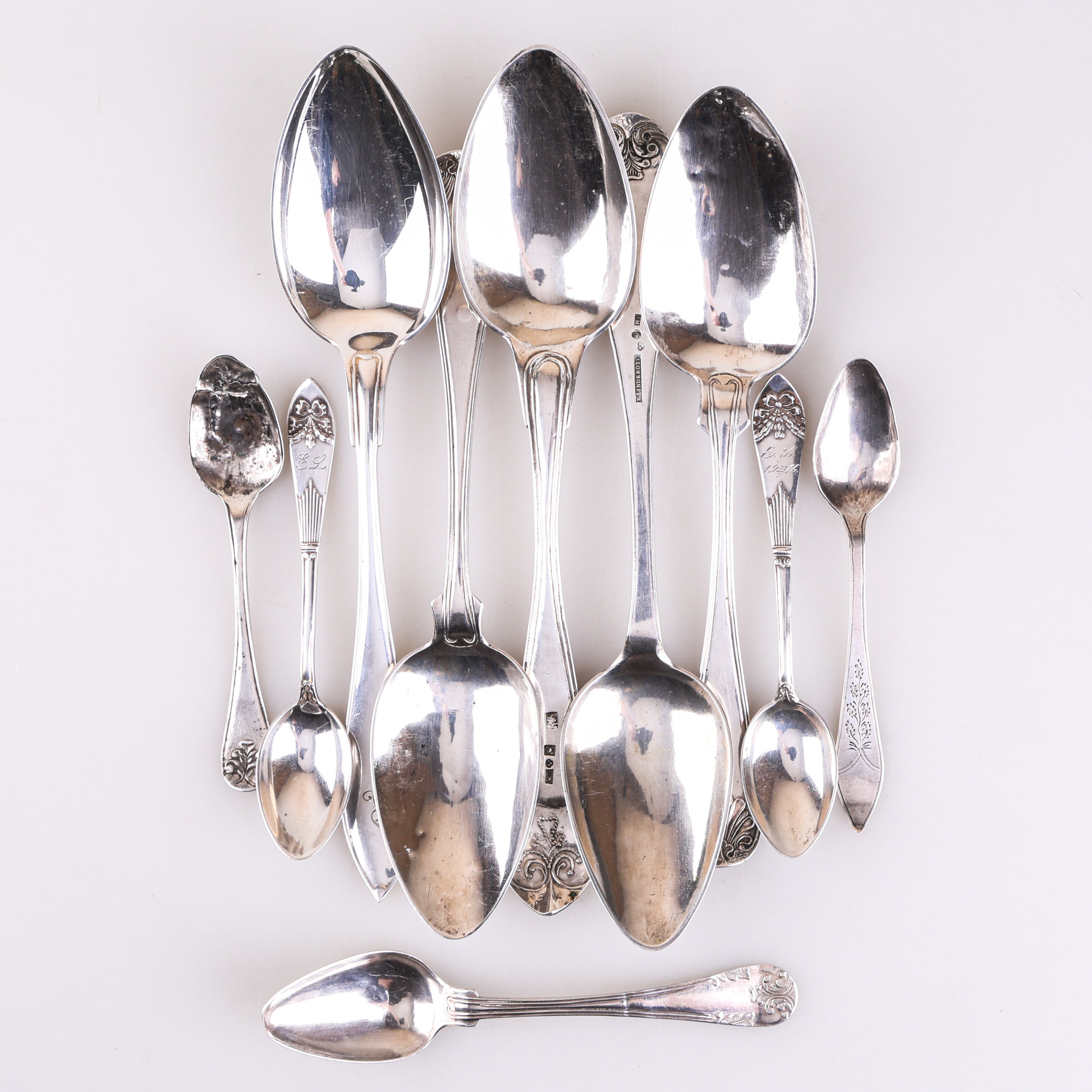 SKEDAR, silver, 10 stycken, 18/1900-tal, totalvikt ca 248,5 gram.