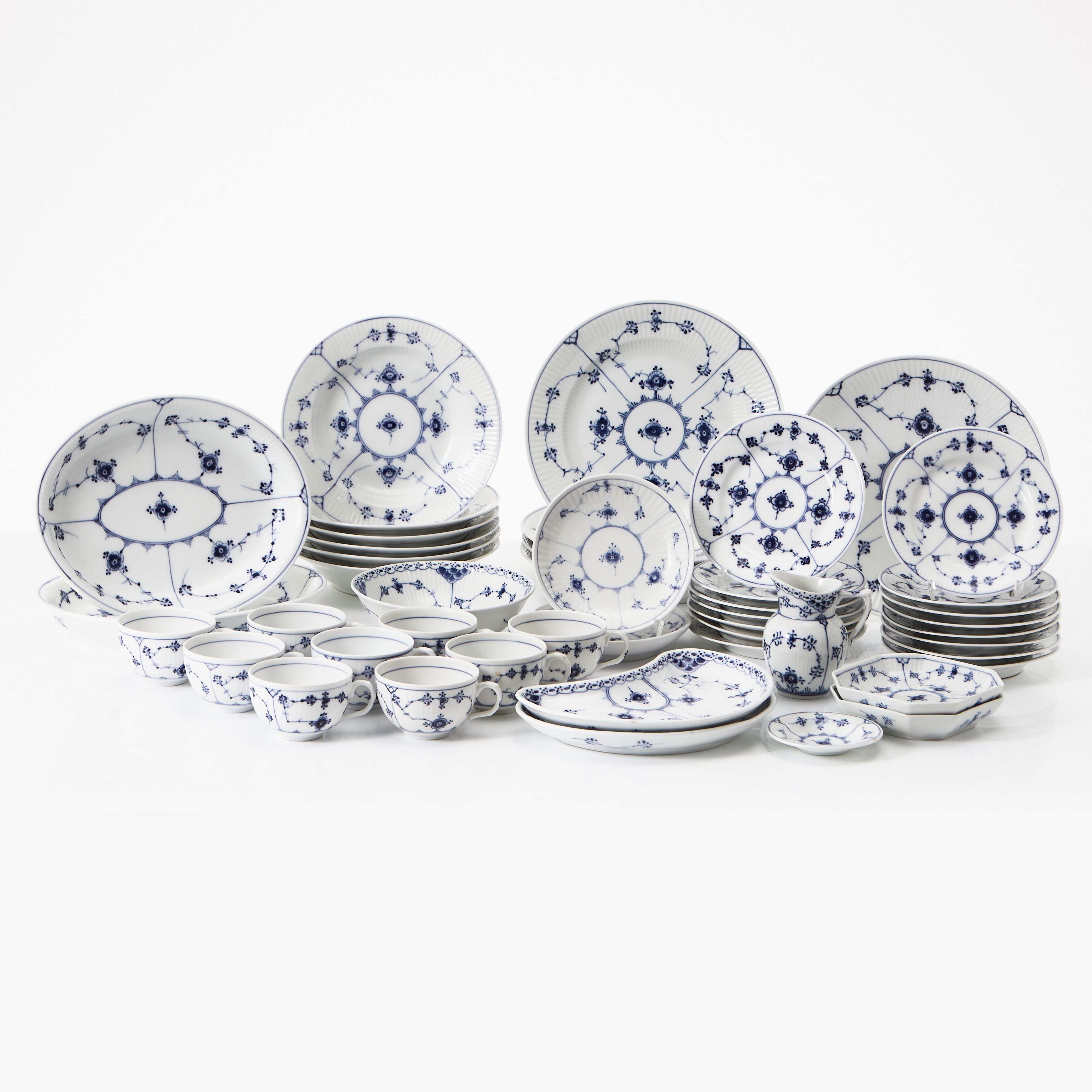 SERVISDELAR, 44 dlr., Royal Copenhagen, "Musselmalet".