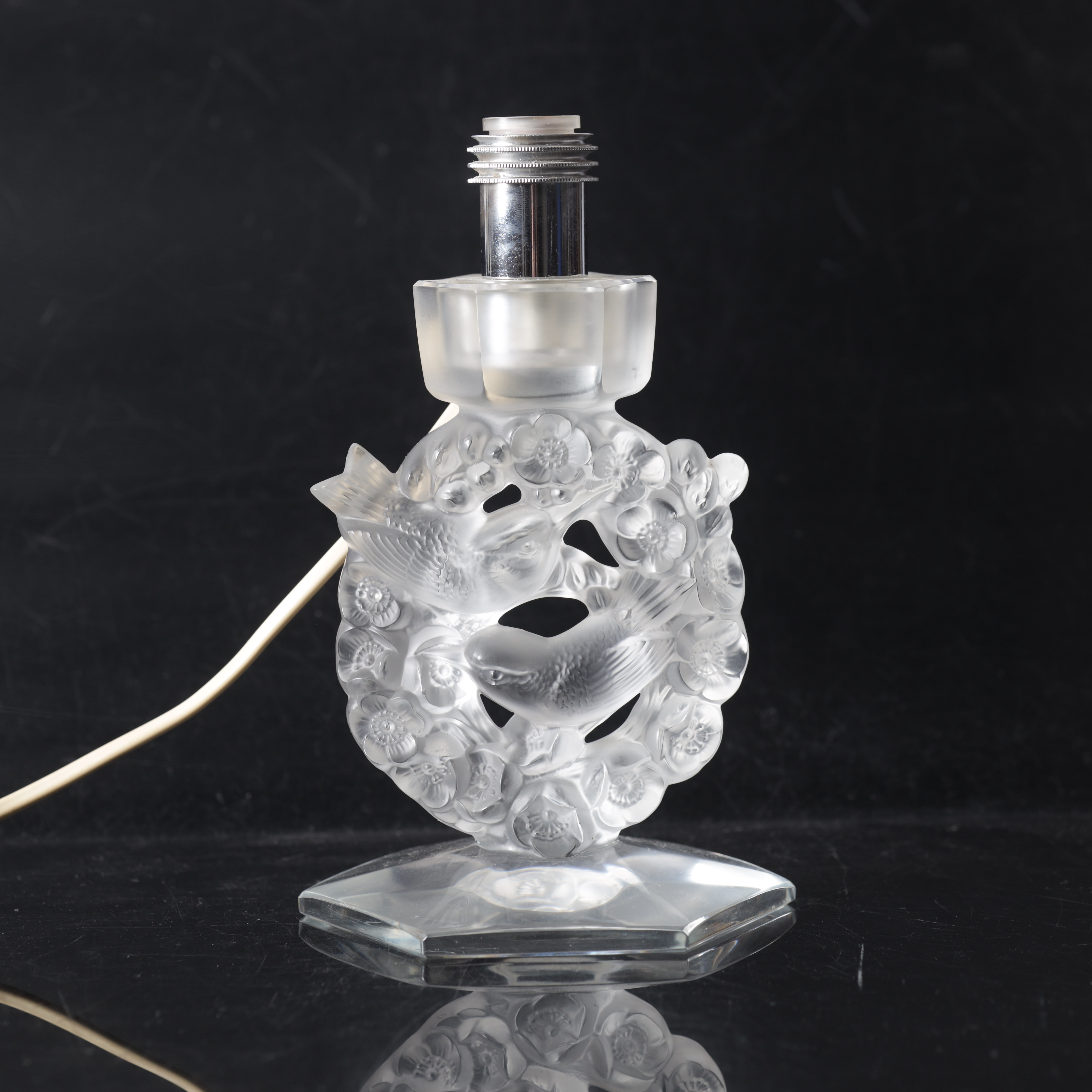 BORDSLAMPA, glas, Lalique, Frankrike.
