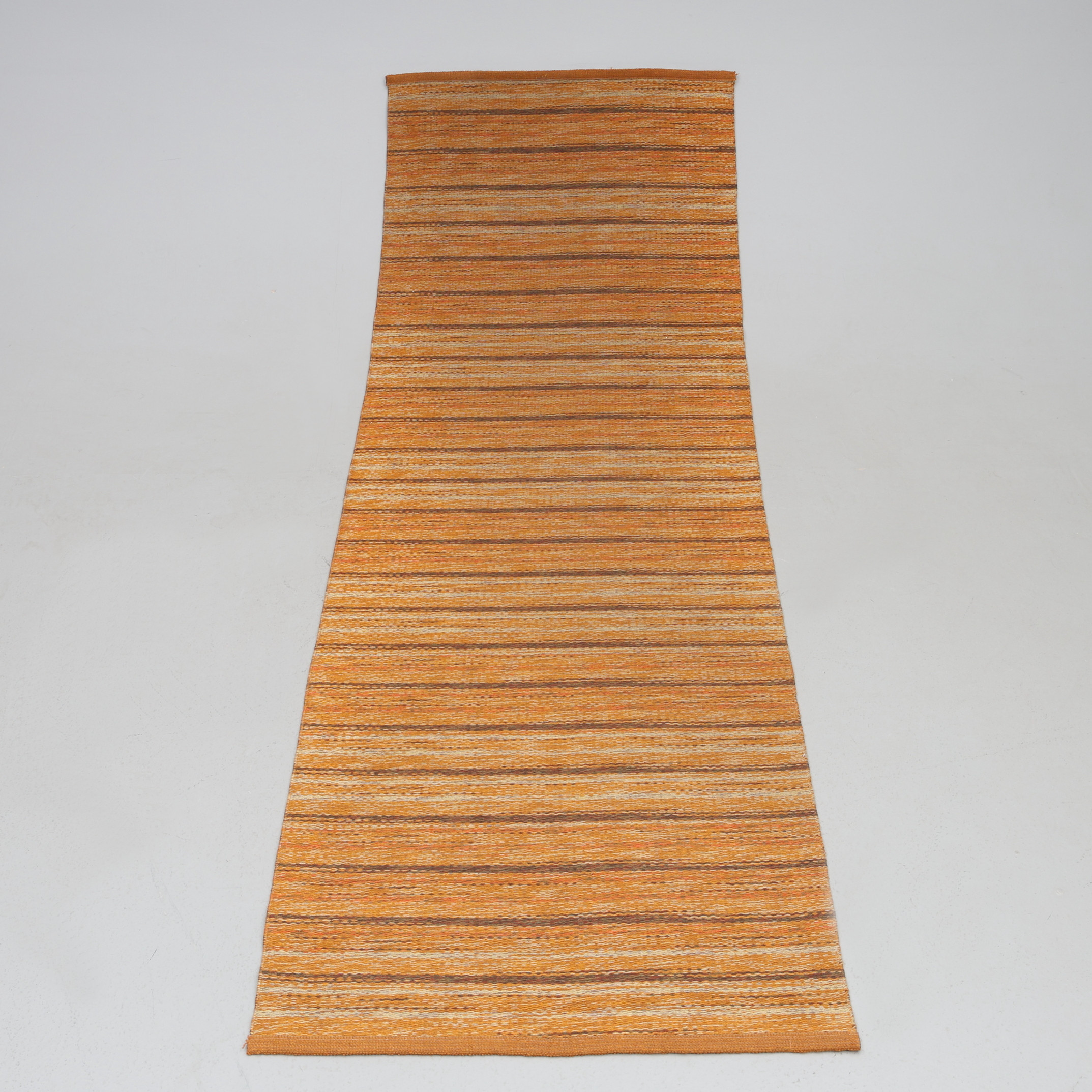 ULLMATTA, 255 x 88 cm.