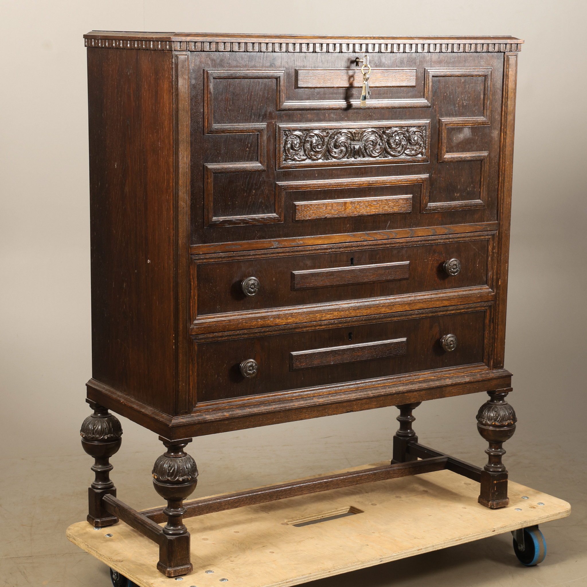 SEKRETÄR, barockstil, 1900-talels första hälft.