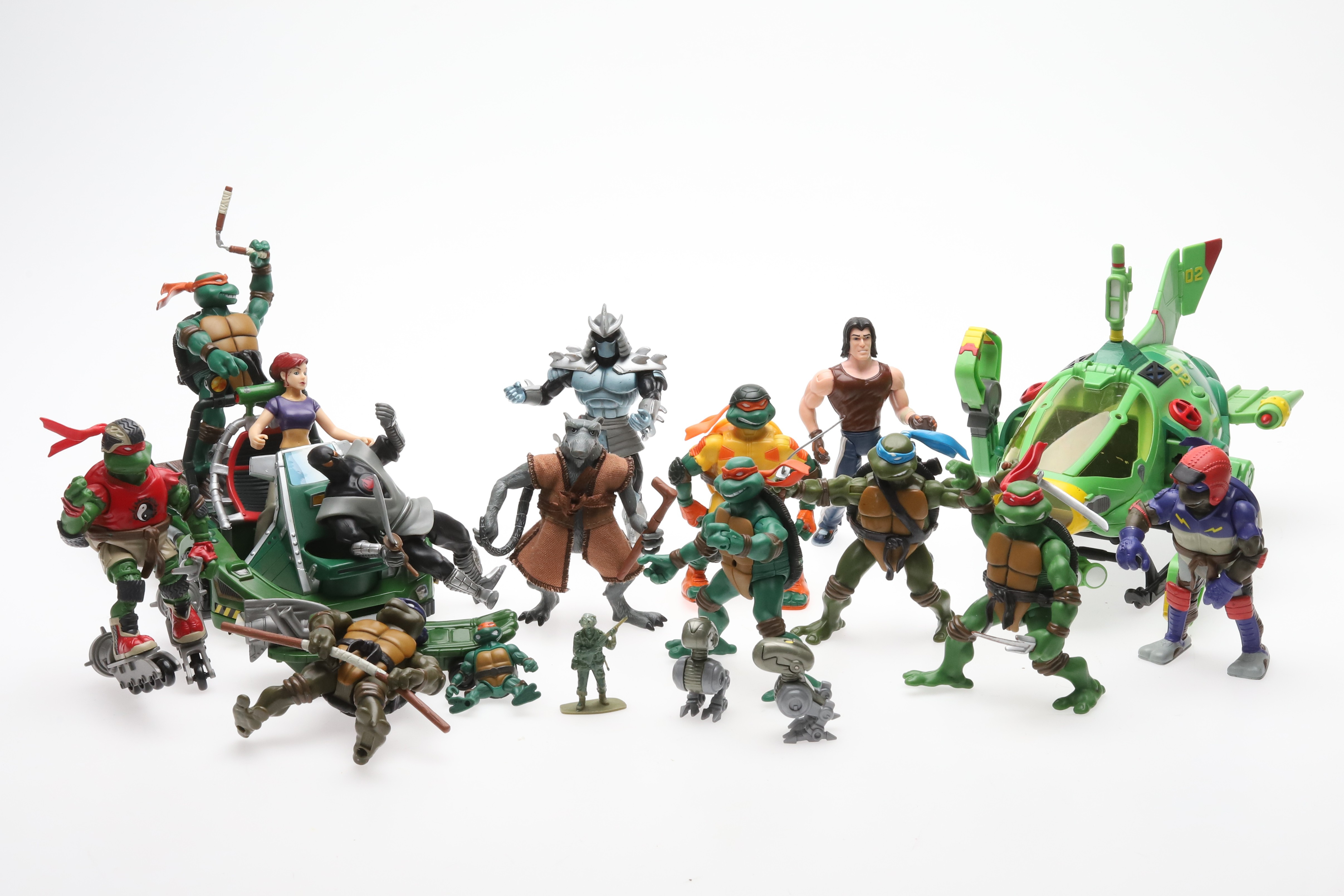 ACTIONFIGURER, TURTLES, 2000-tal, ca 16 st figurer + tillbehör.