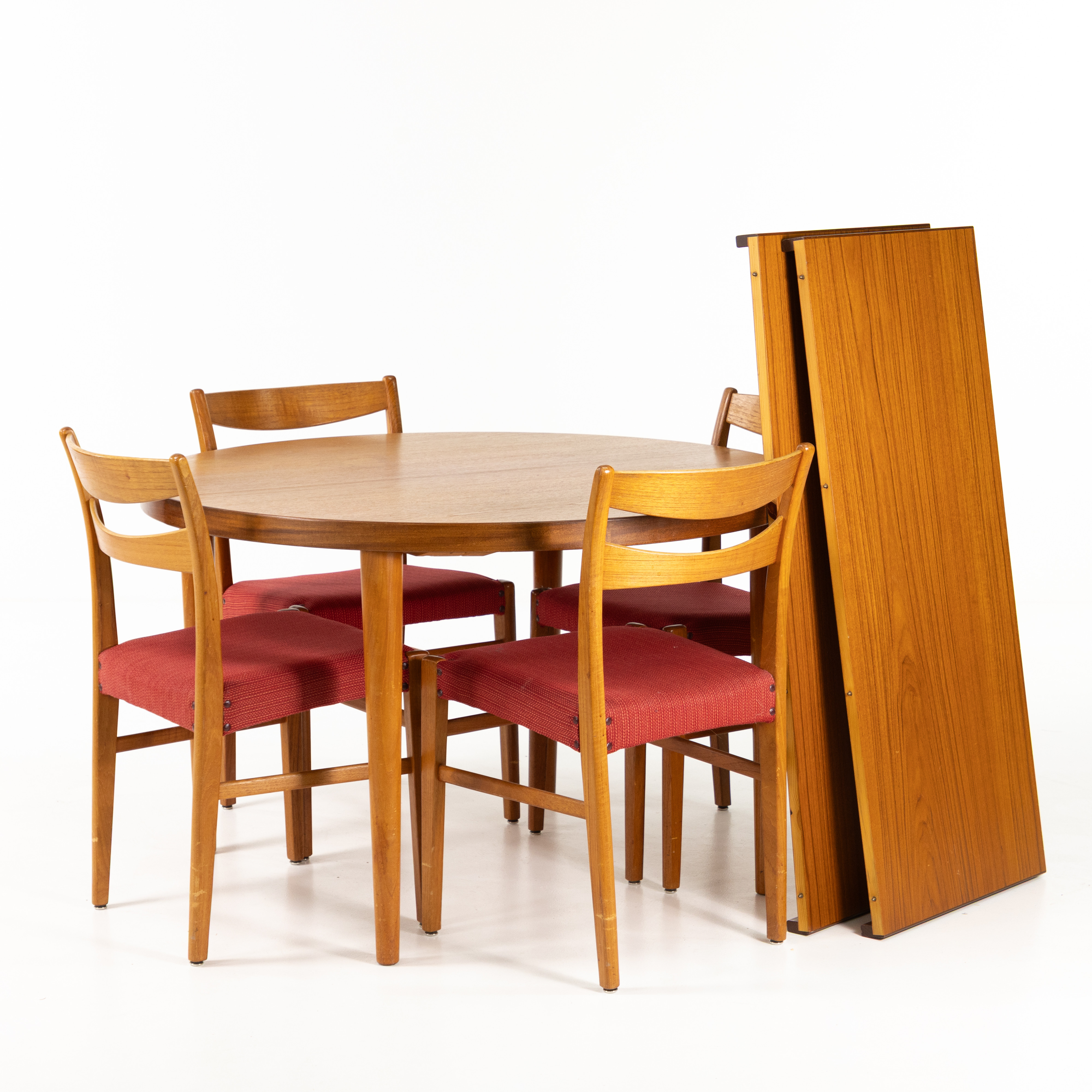 MATGRUPP, teak, bord och 4 stolar.